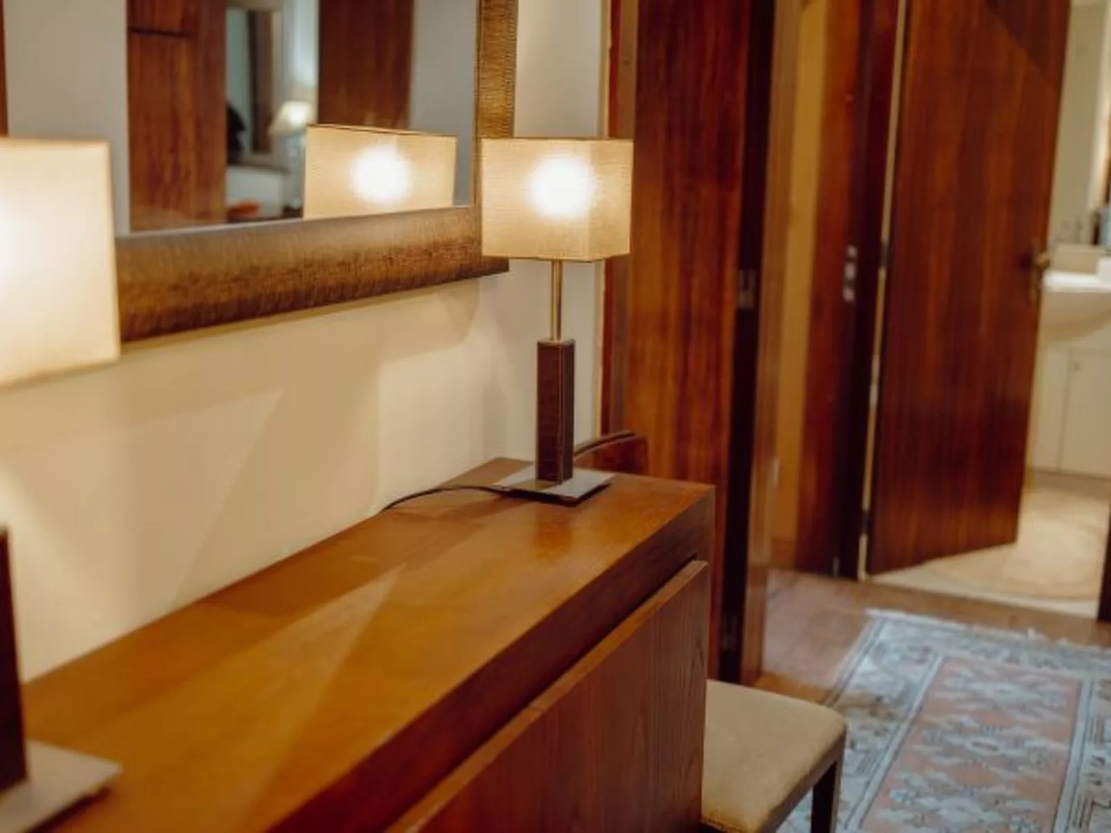 GRAND BOTANIC GARDEN APARTMENT by VACATIONY - Inside