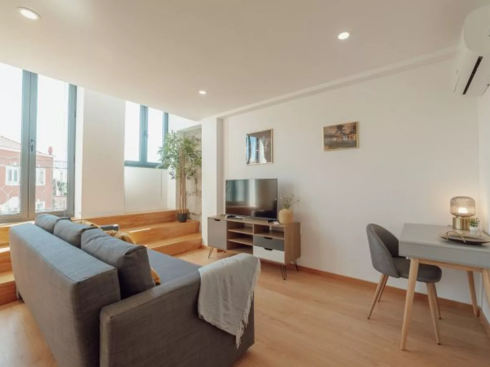 MODERN & STYLISH APARTMENT II by VACATIONY - Inside