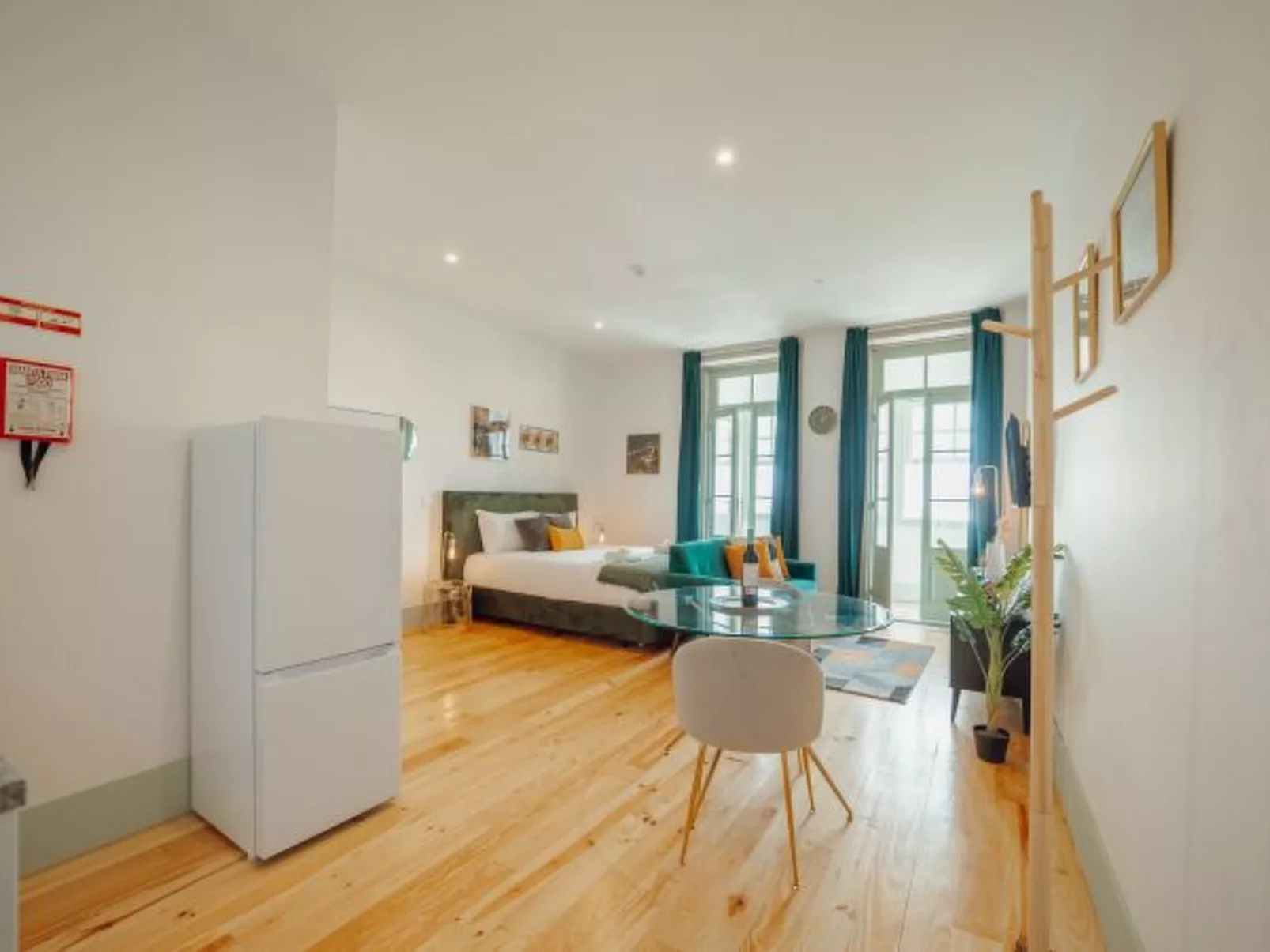 DOWNTOWN SUITE D by VACATIONY - Inside