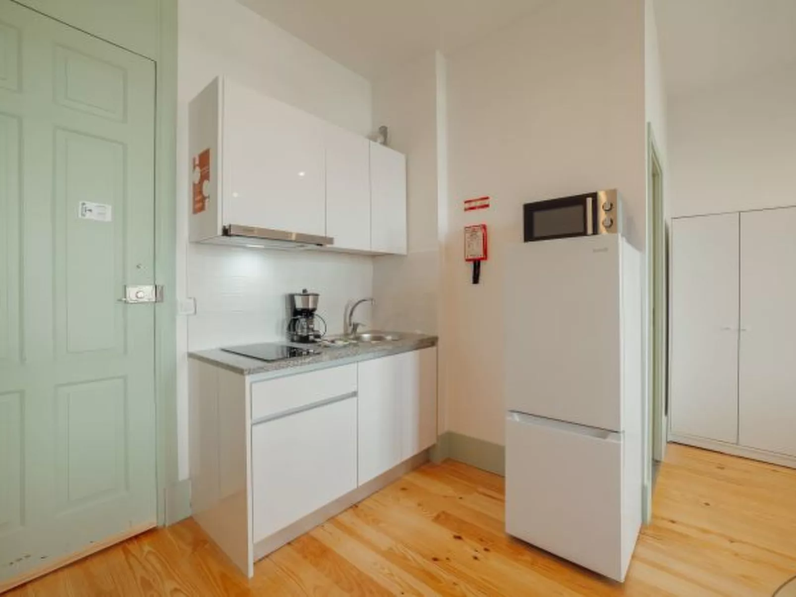 DOWNTOWN SUITE B by VACATIONY - Inside