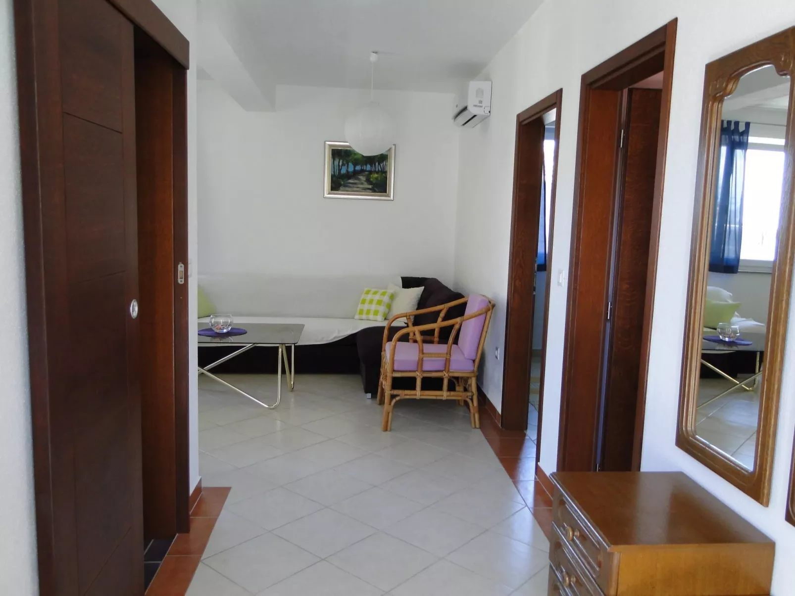 Wohnung "Niva 1" mit Blick auf das Wasser - Drinnen