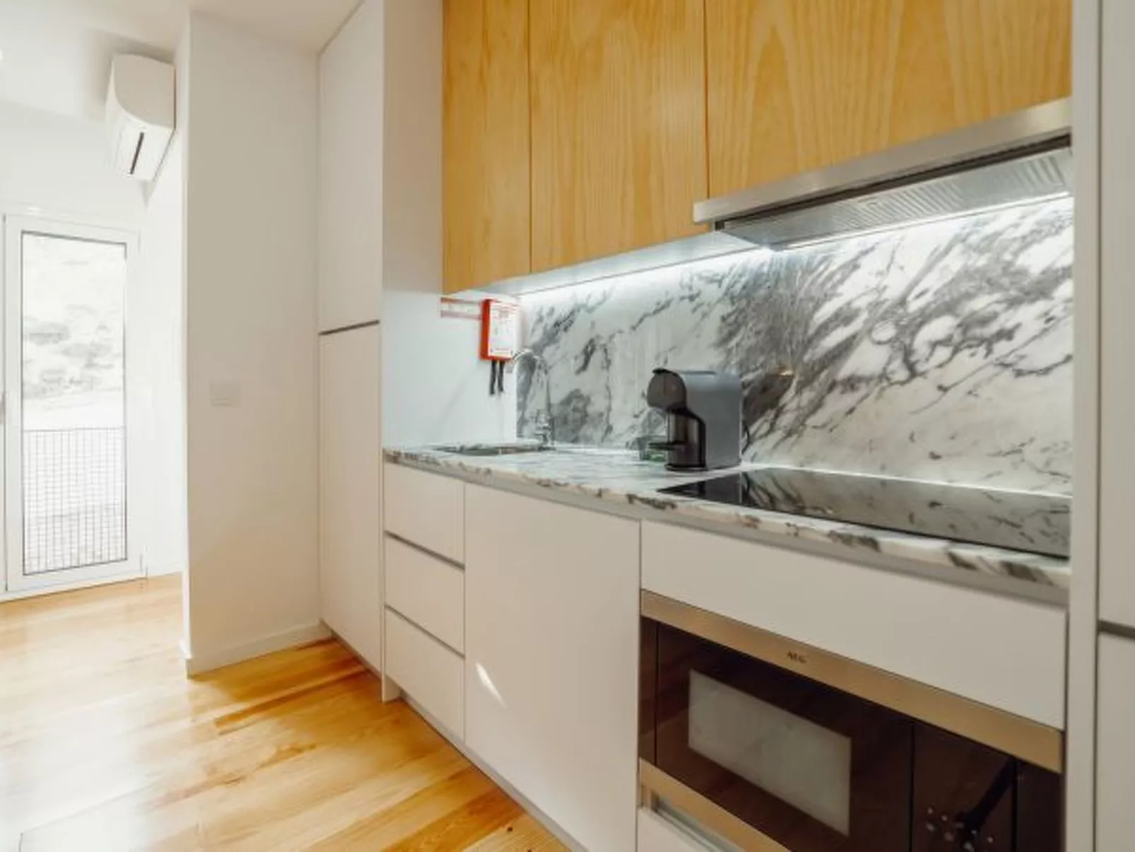 COURTYARD OPORTO DESIGN APARTMENT I - Inside