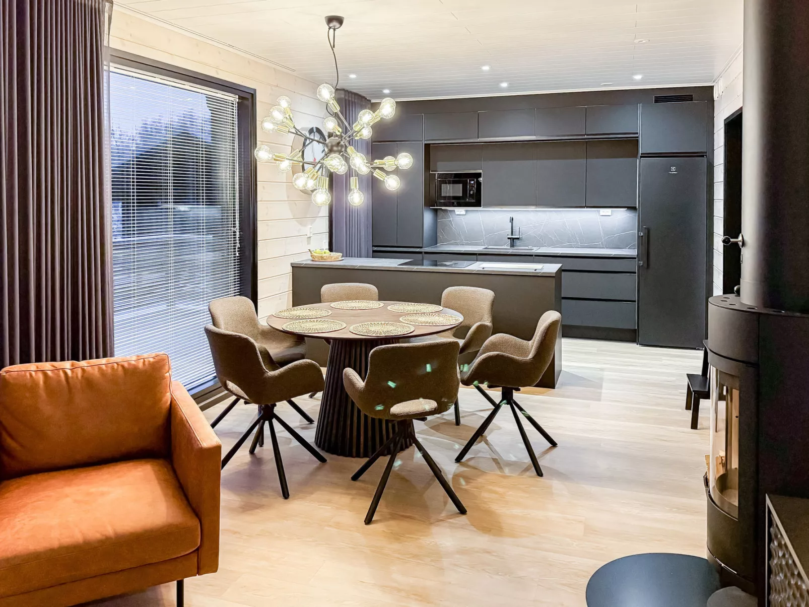 Saanan taika - Inside