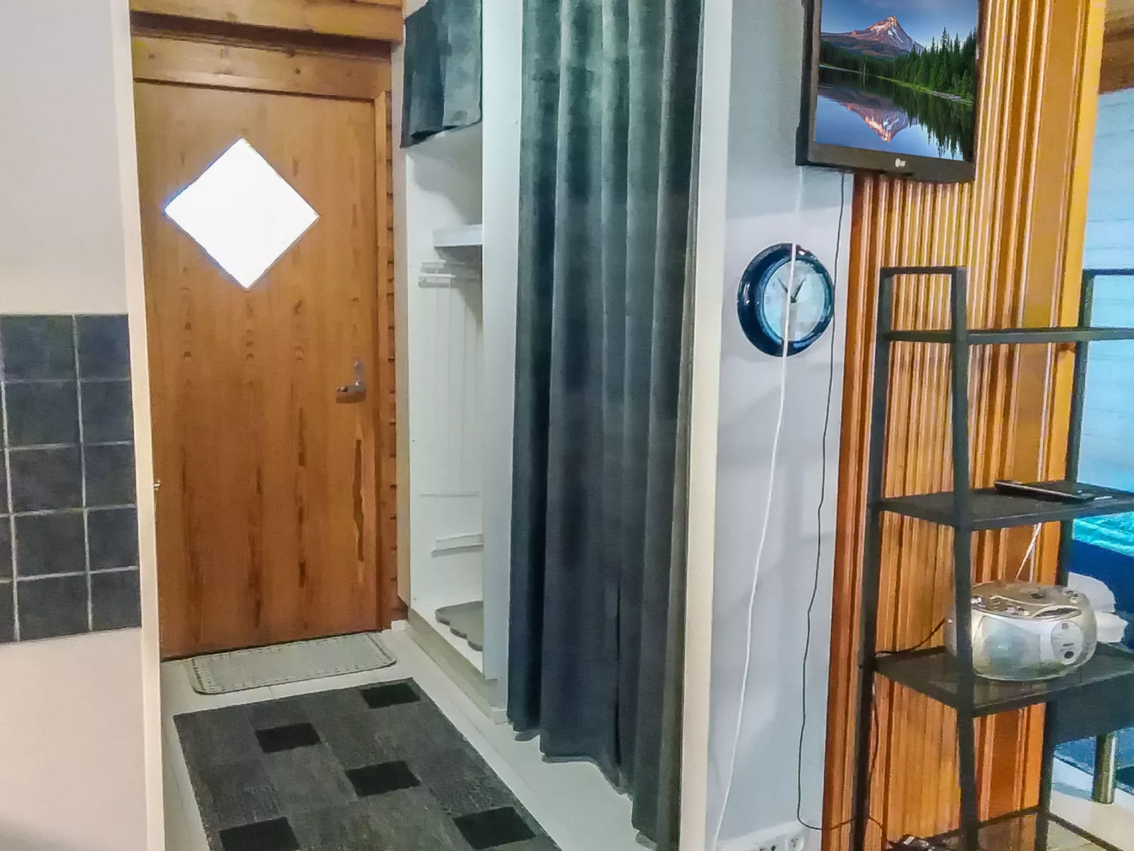 Kulta-käkönen 6 by bomba - Drinnen