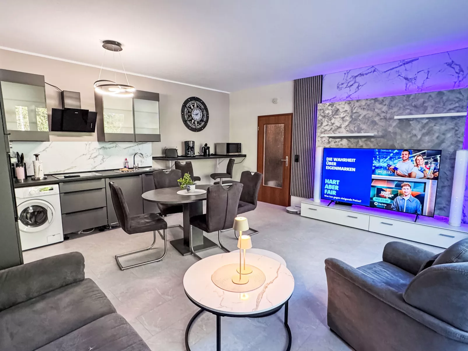 Glowe (GLW655) - Inside