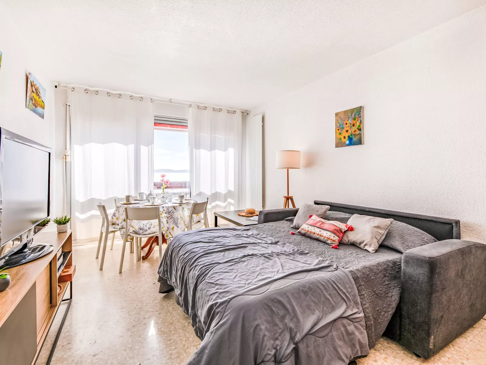 Le Grand Large - Inside