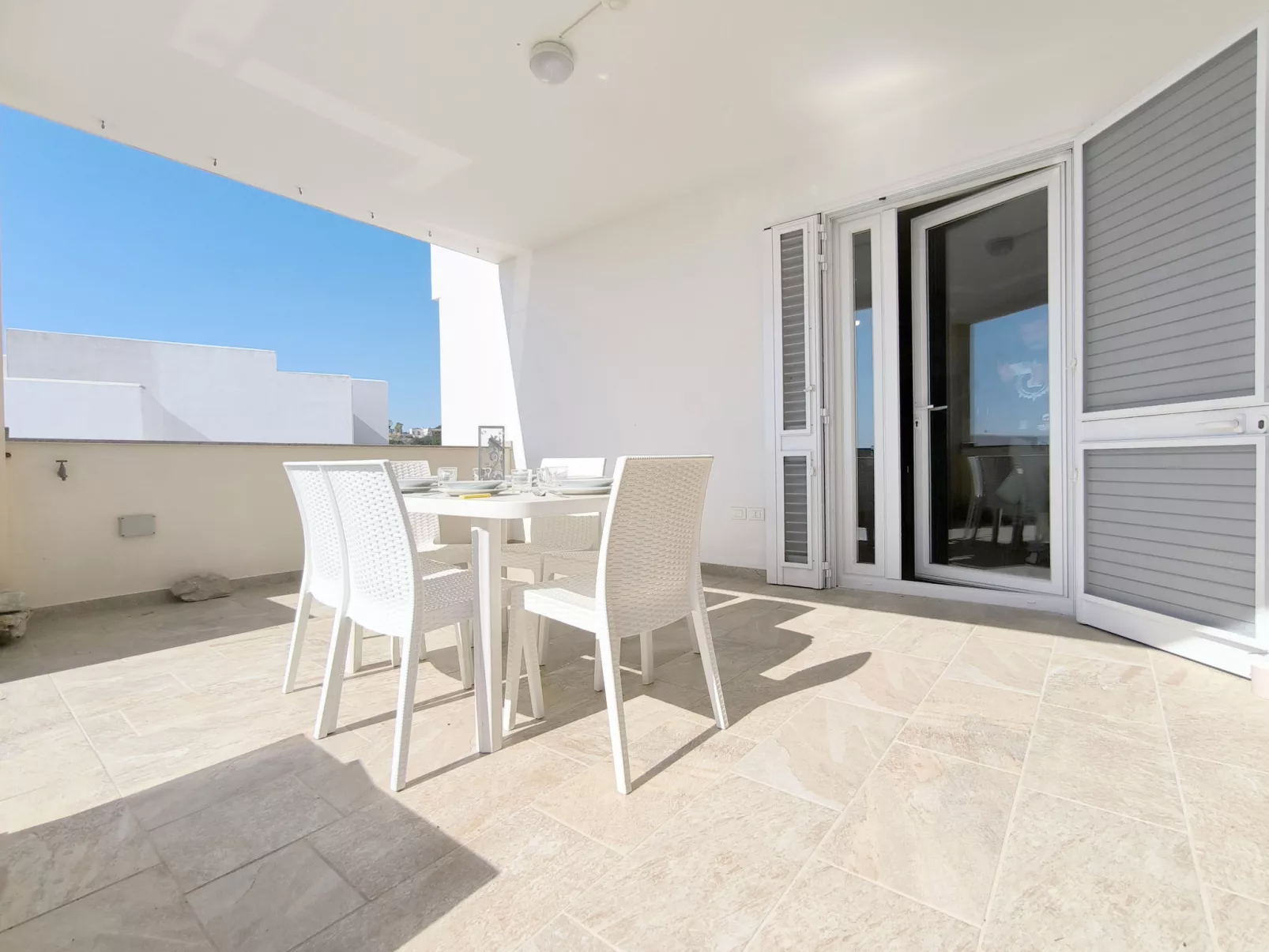 Vista Mare - Outside