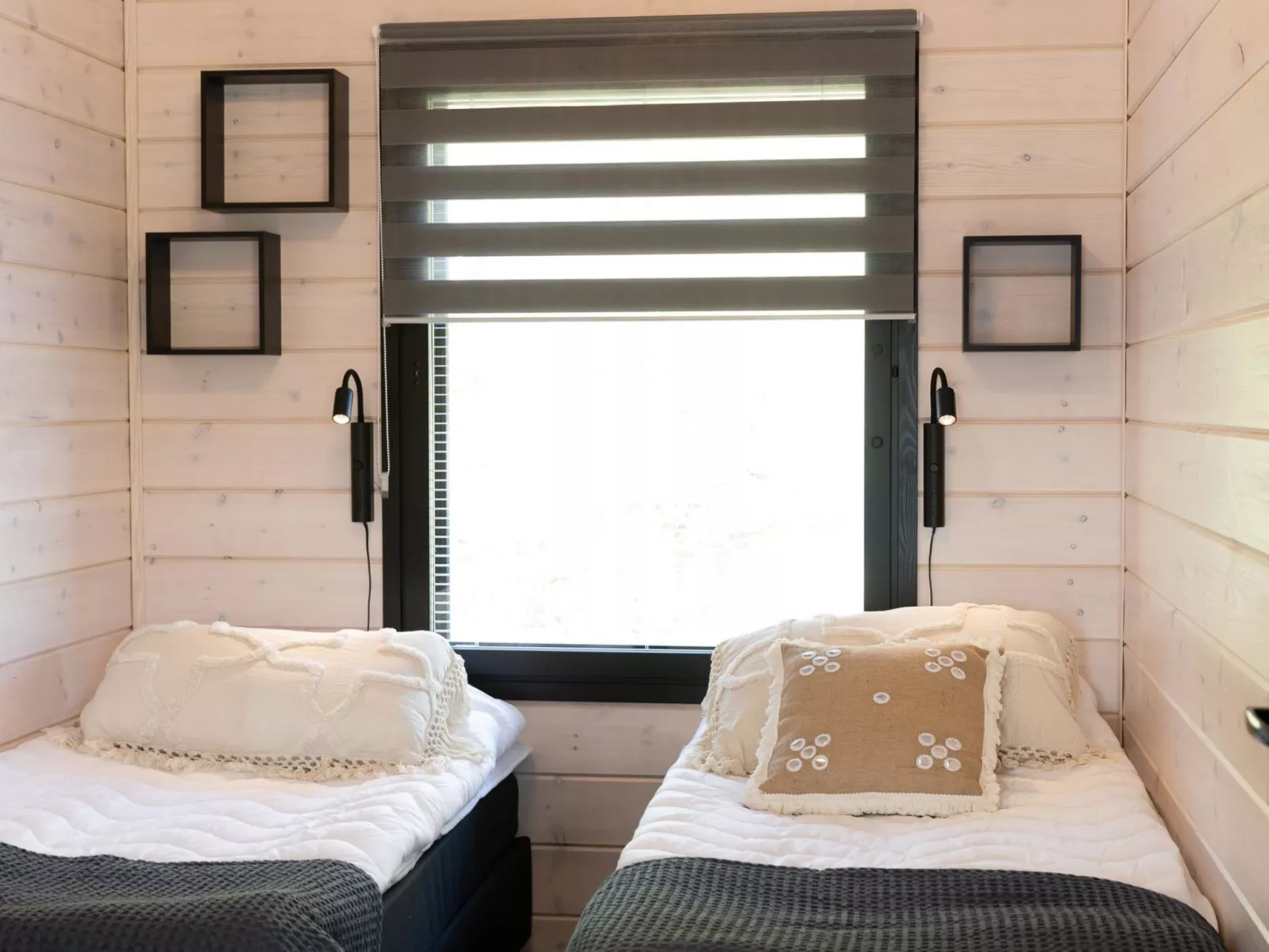 Saanan helmi - Inside