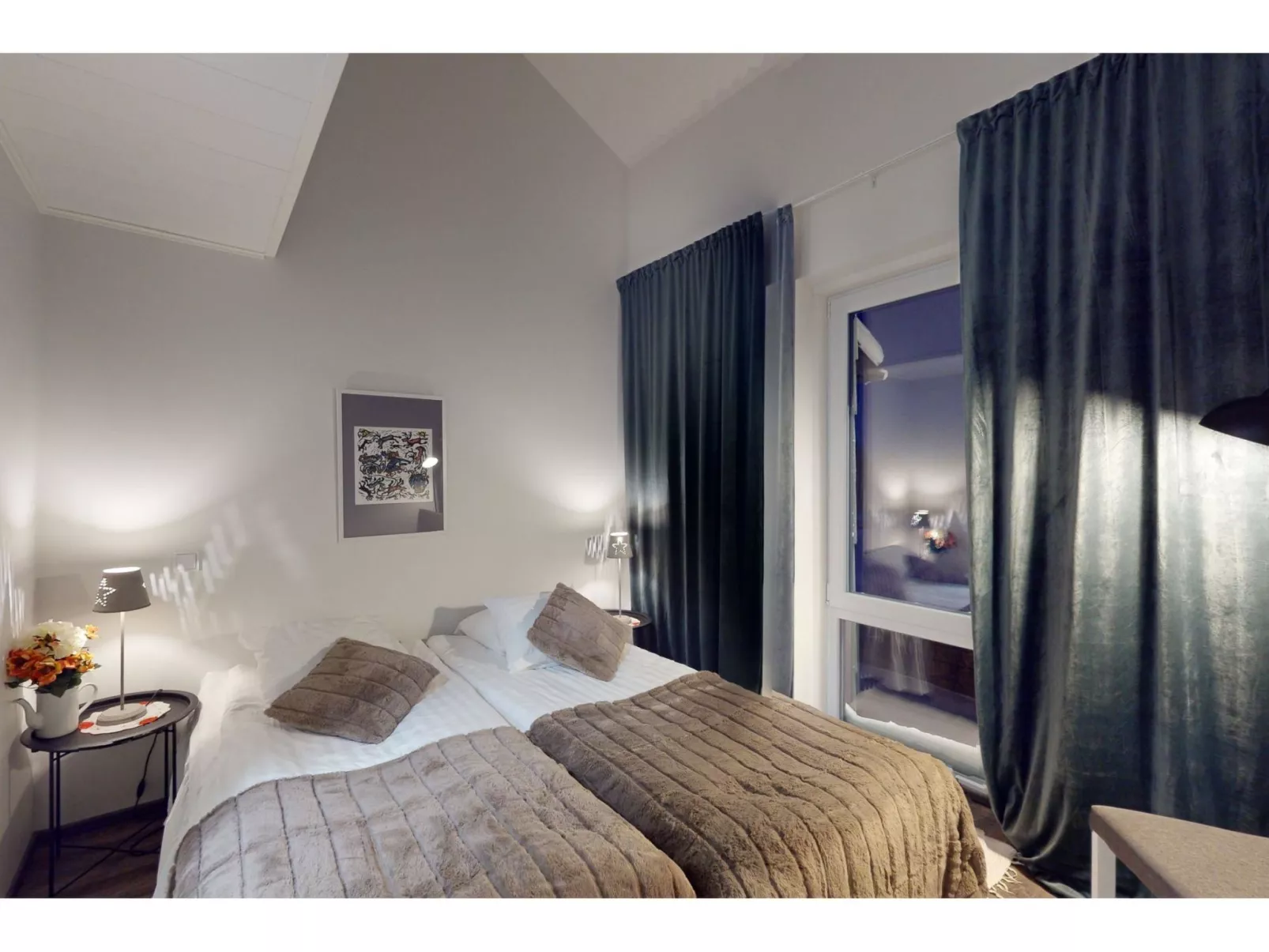 Röllimetsä d 11 - Drinnen