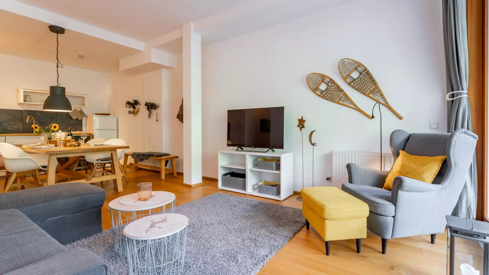 Wander lust-Living room