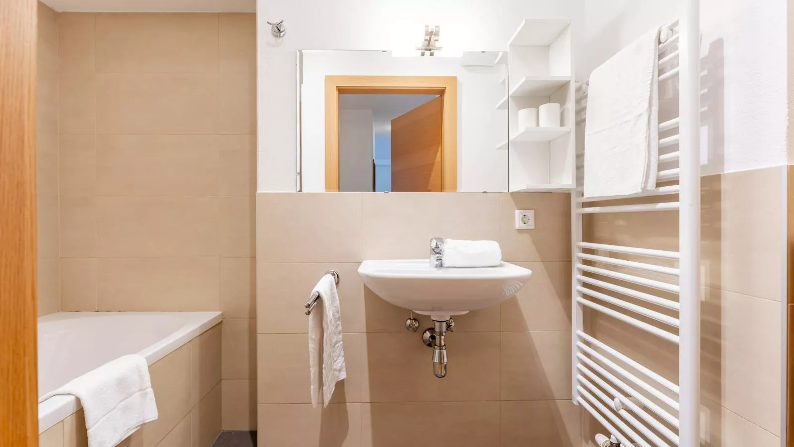 Wander lust-Bathroom