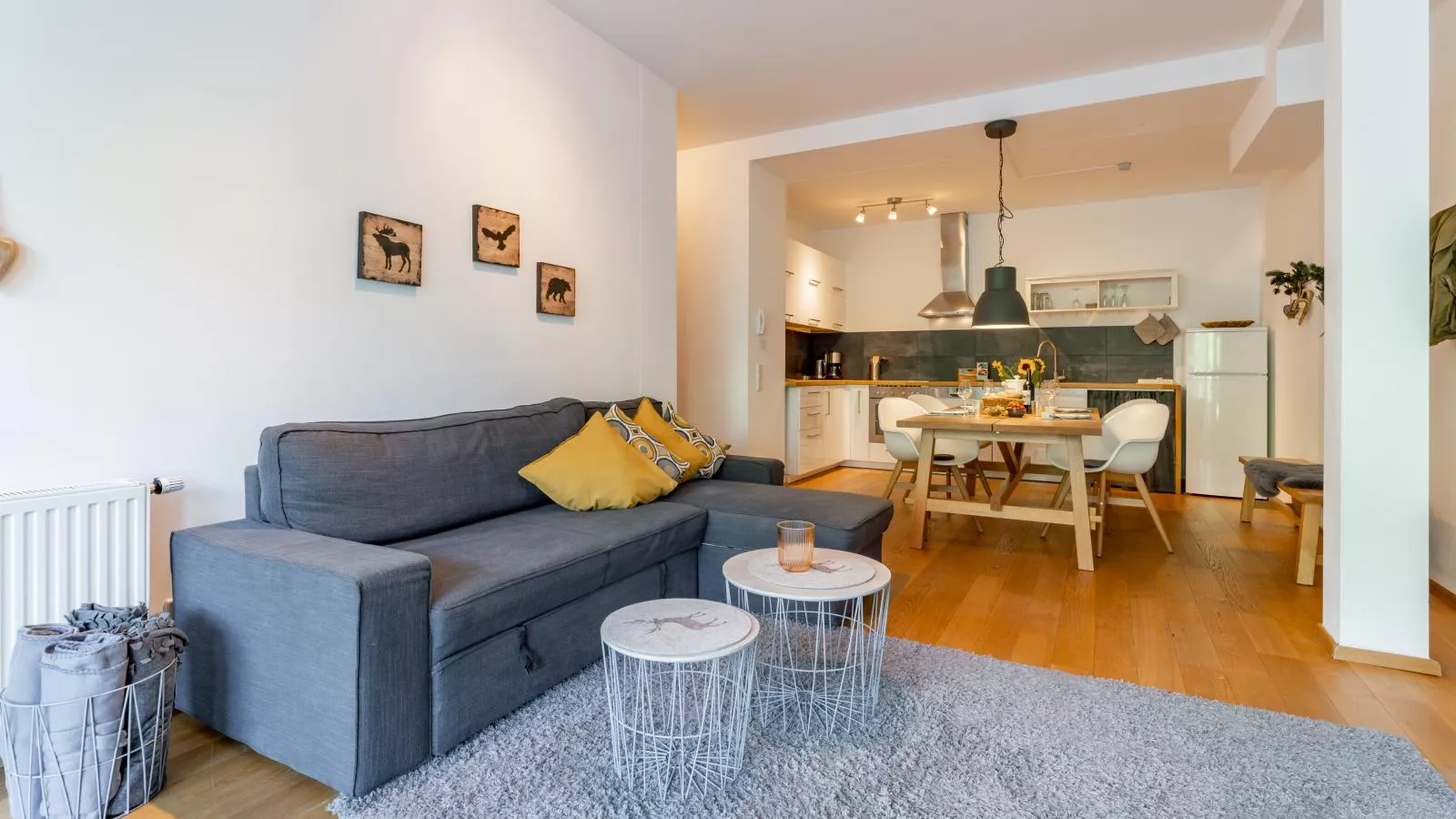 Wander lust-Living room