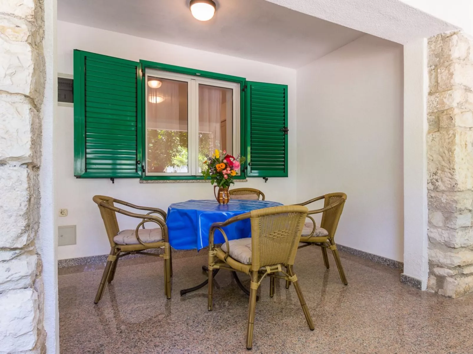 House Vjera - Drinnen