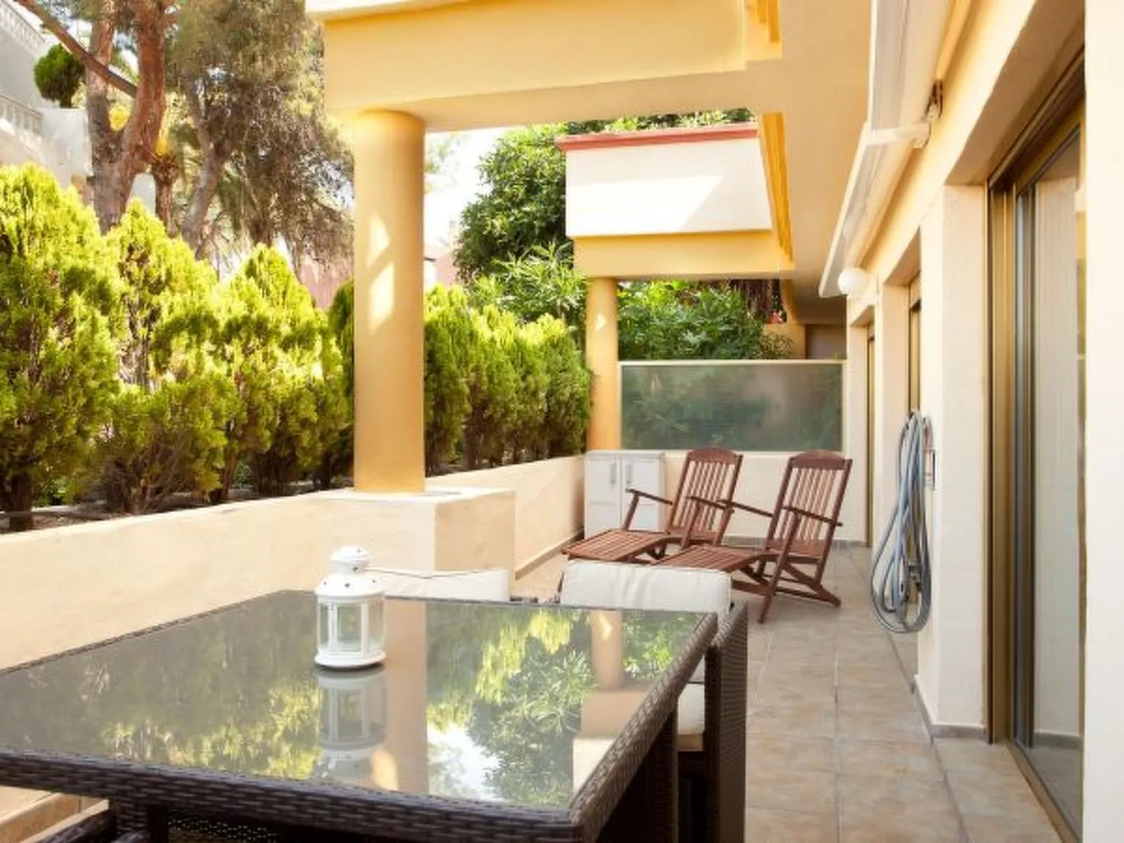Beachside apartment in Elviria, Romana Playa - Image-tags.info
