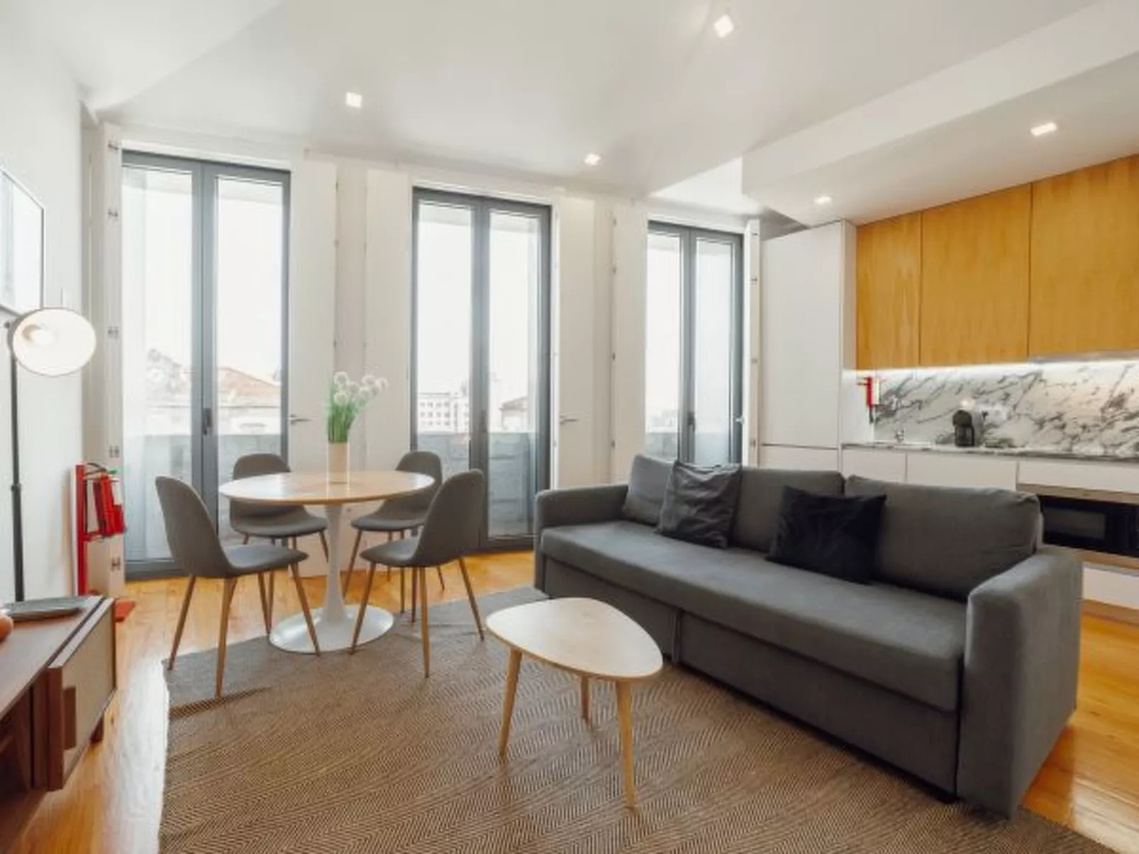 COURTYARD OPORTO DESIGN APARTMENT F - Inside