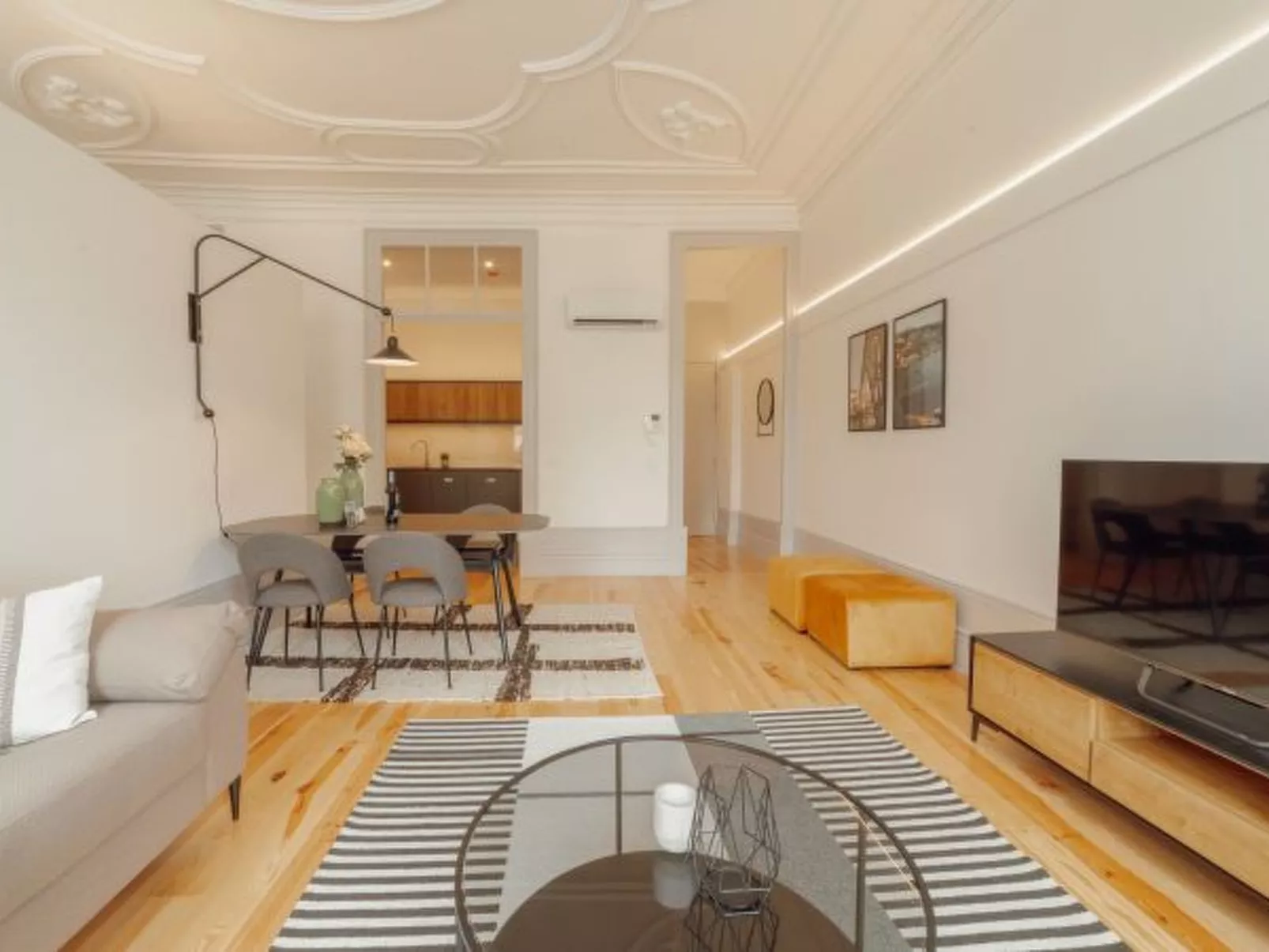 HEART OF PORTO APARTMENT C by VACATIONY - Inside