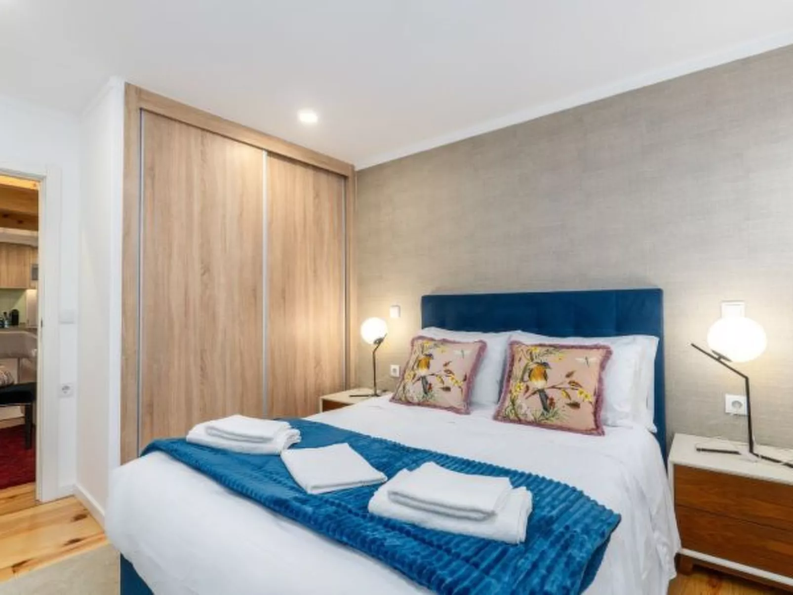 CITY CENTER COMFORT APARTMENT B by VACATIONY - Inside