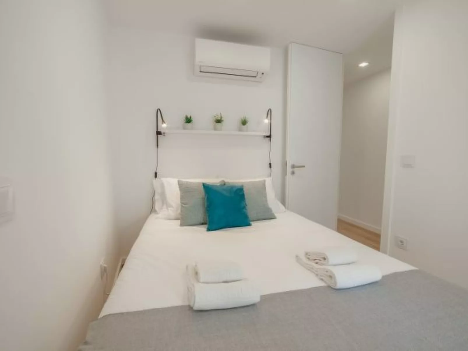 COURTYARD OPORTO DESIGN APARTMENT K WITH TERRACE - Inside