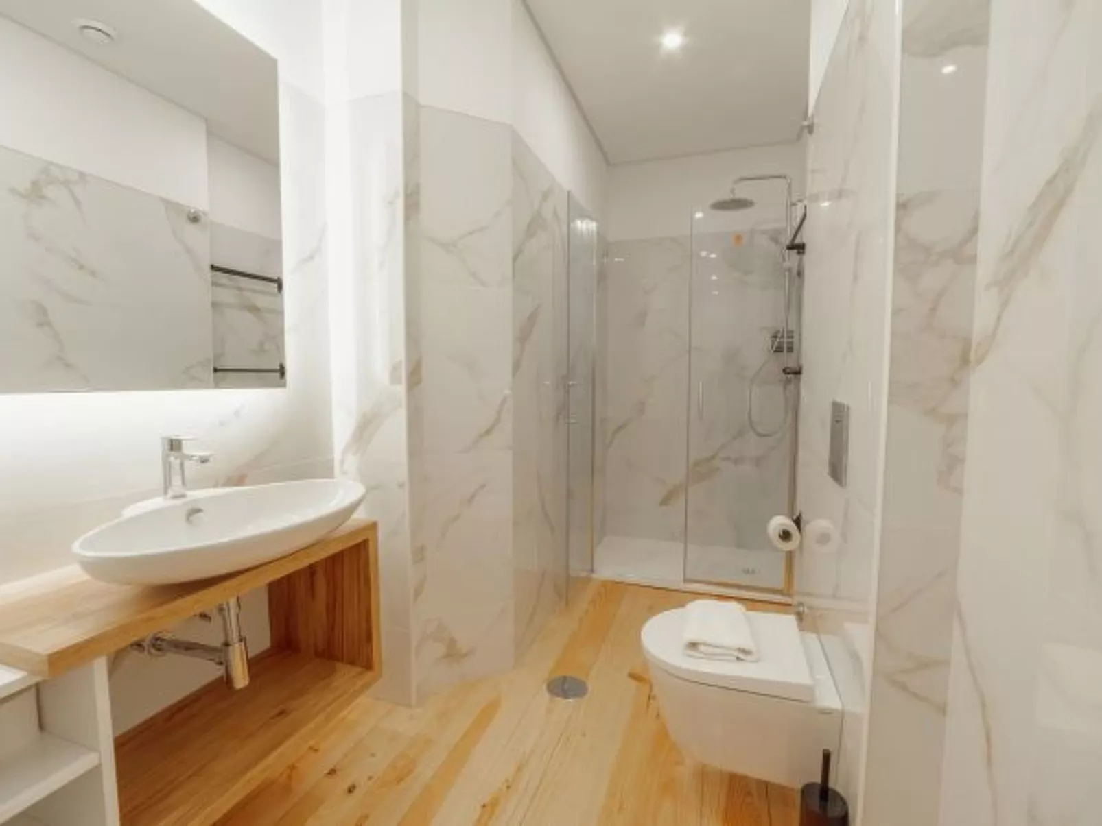 HEART OF PORTO APARTMENT F DUPLEX by VACATIONY - Inside