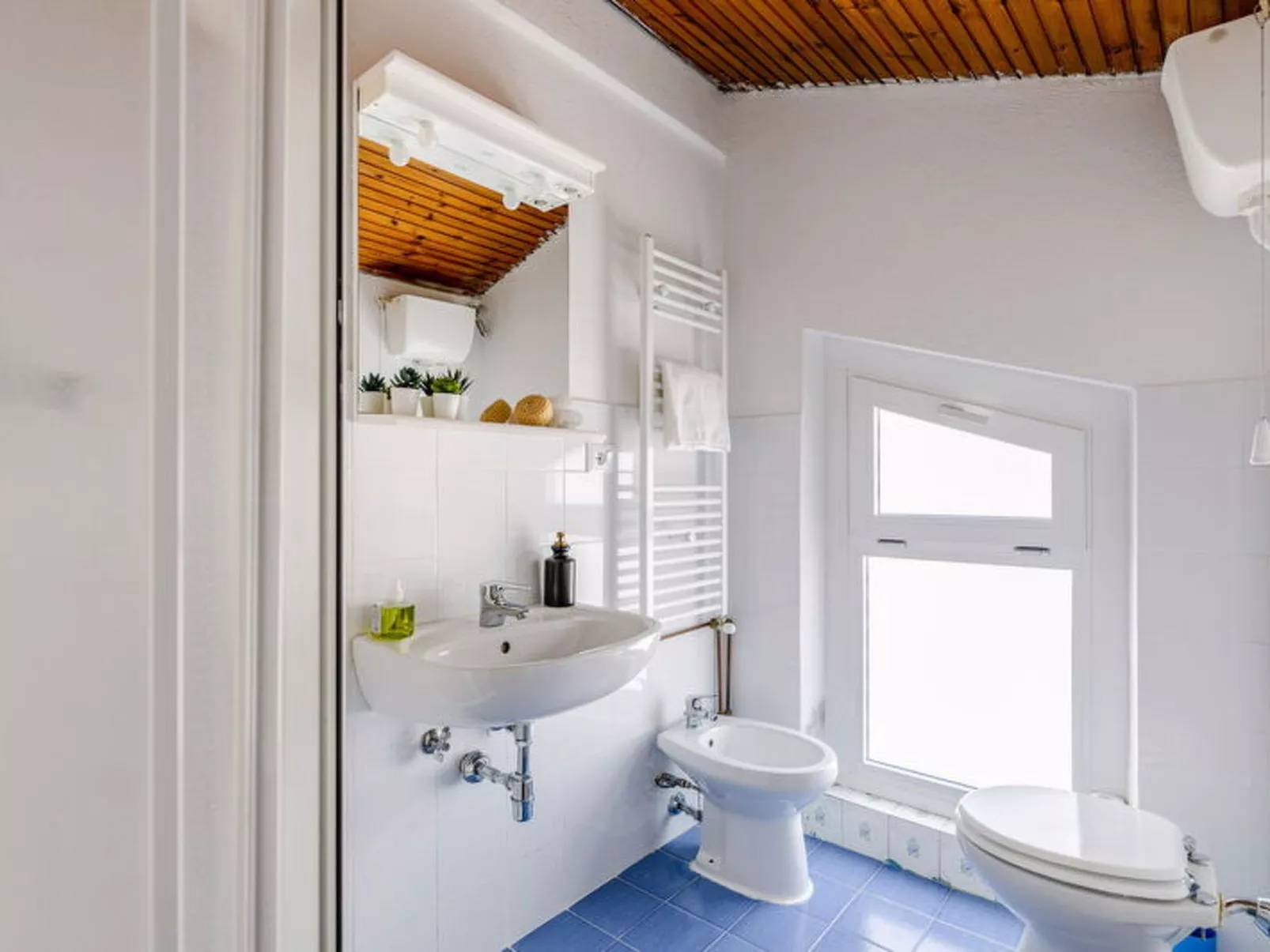 Sopraloreto Apartment - Image-tags.info