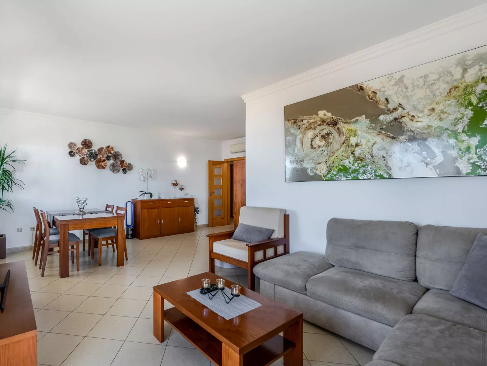 Cristina Inn - Inside