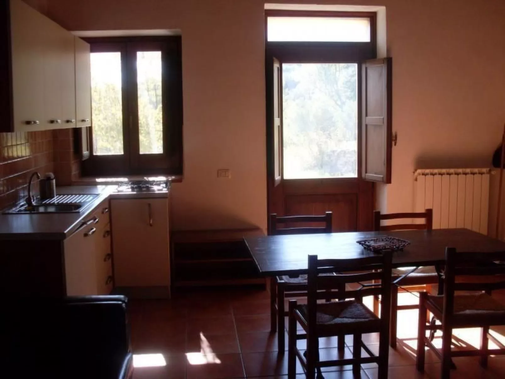 Tolles Reihenhaus im Olivenhain - Drinnen