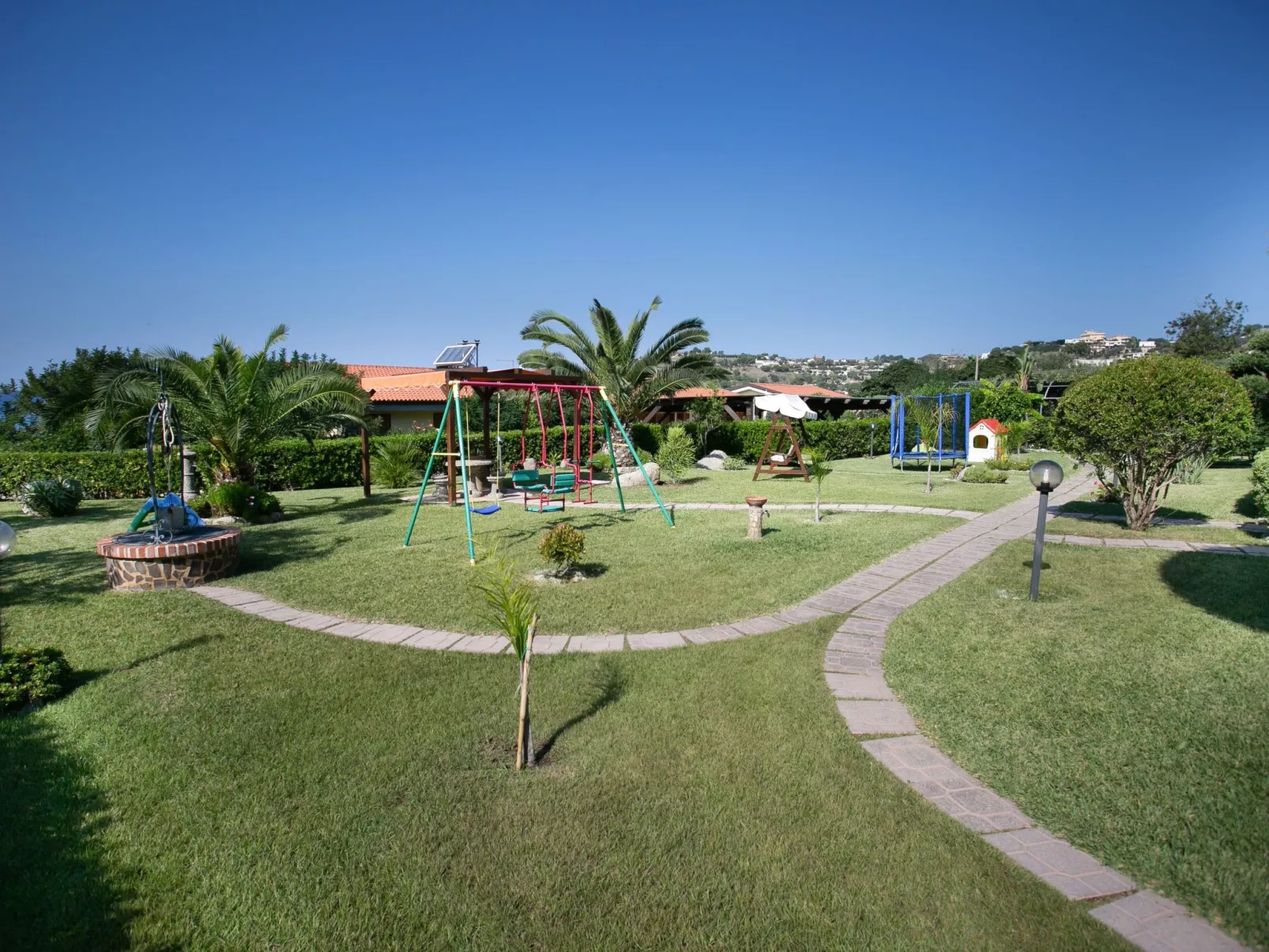 Luxus-Drei-Zimmer-Wohnungen mit großem Garten - Dehors