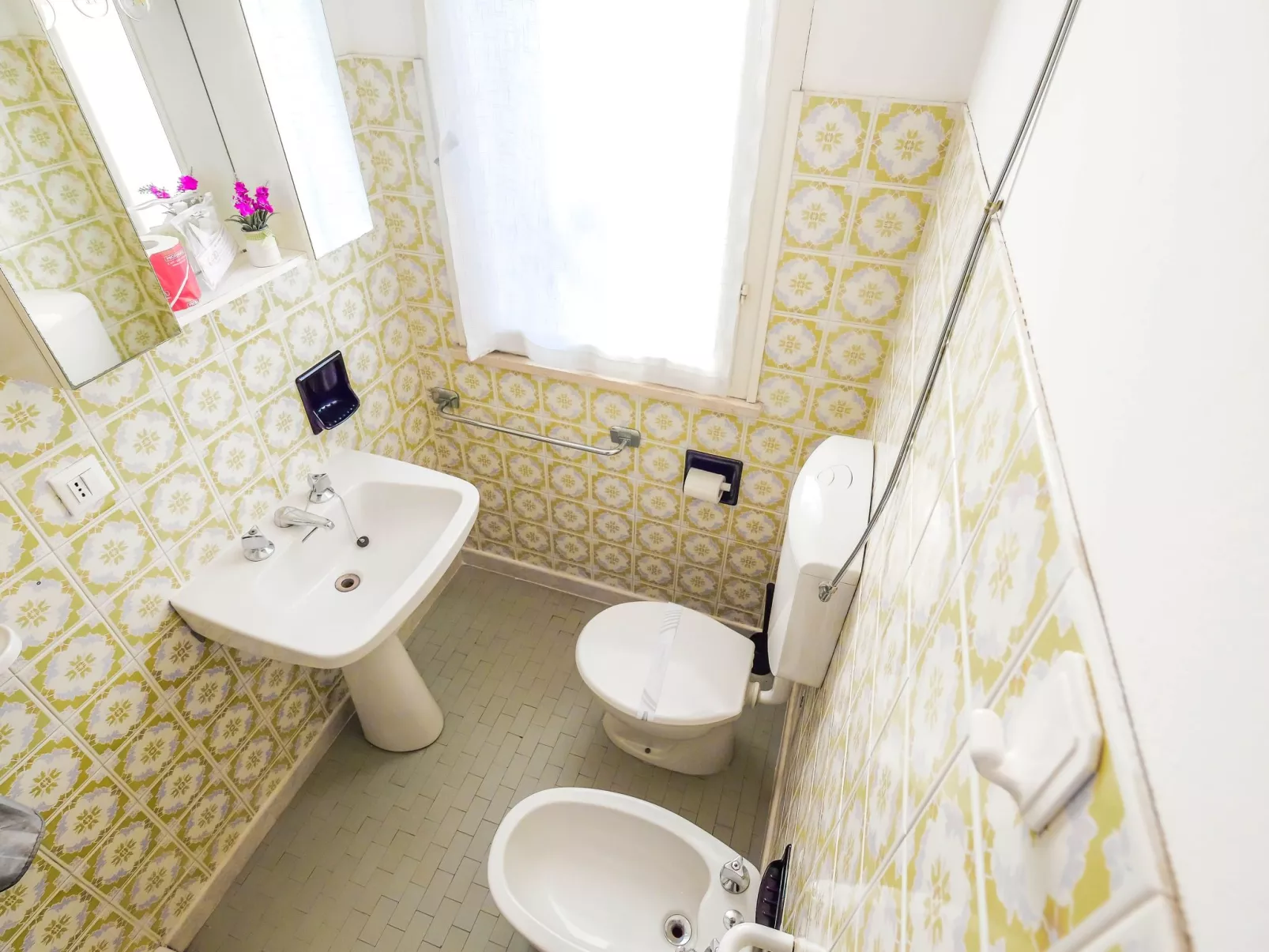 Cottage mit großem Garten, Klima, 6 Gäste - Dedans