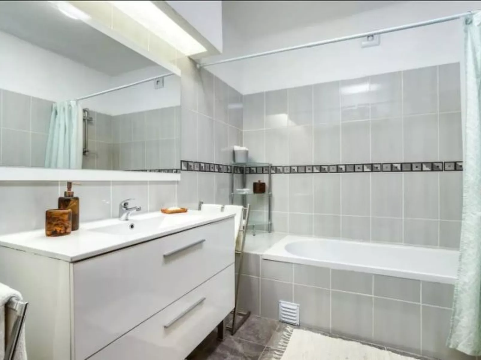 CARVOEIRO POOL HOUSE by VACATIONY - Inside