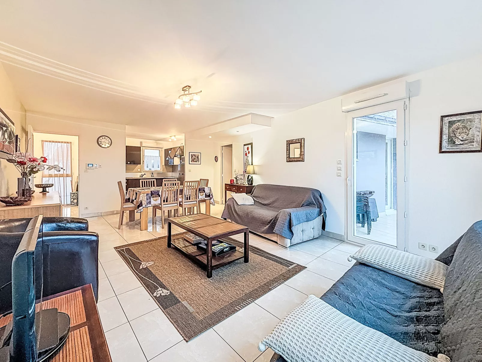 Stella Maris - Inside