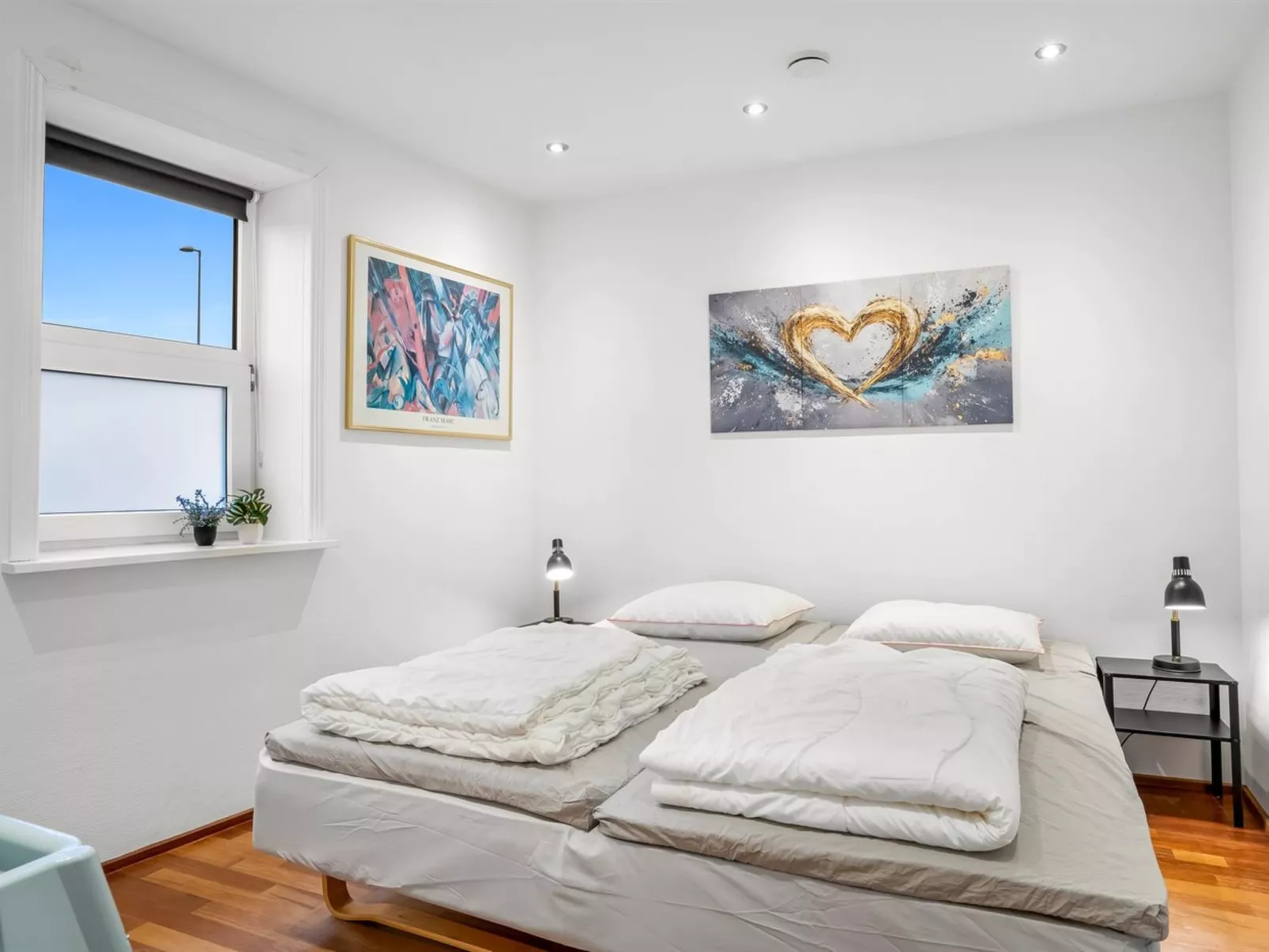 "Elene" -  from the sea - Dedans