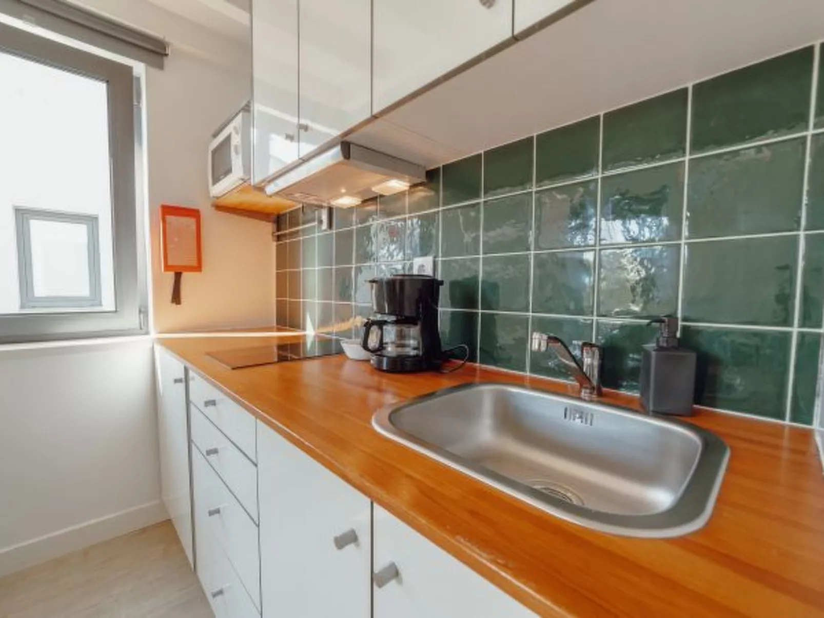 MEZZANINE STYLISH APARTMENT P by VACATIONY - Inside