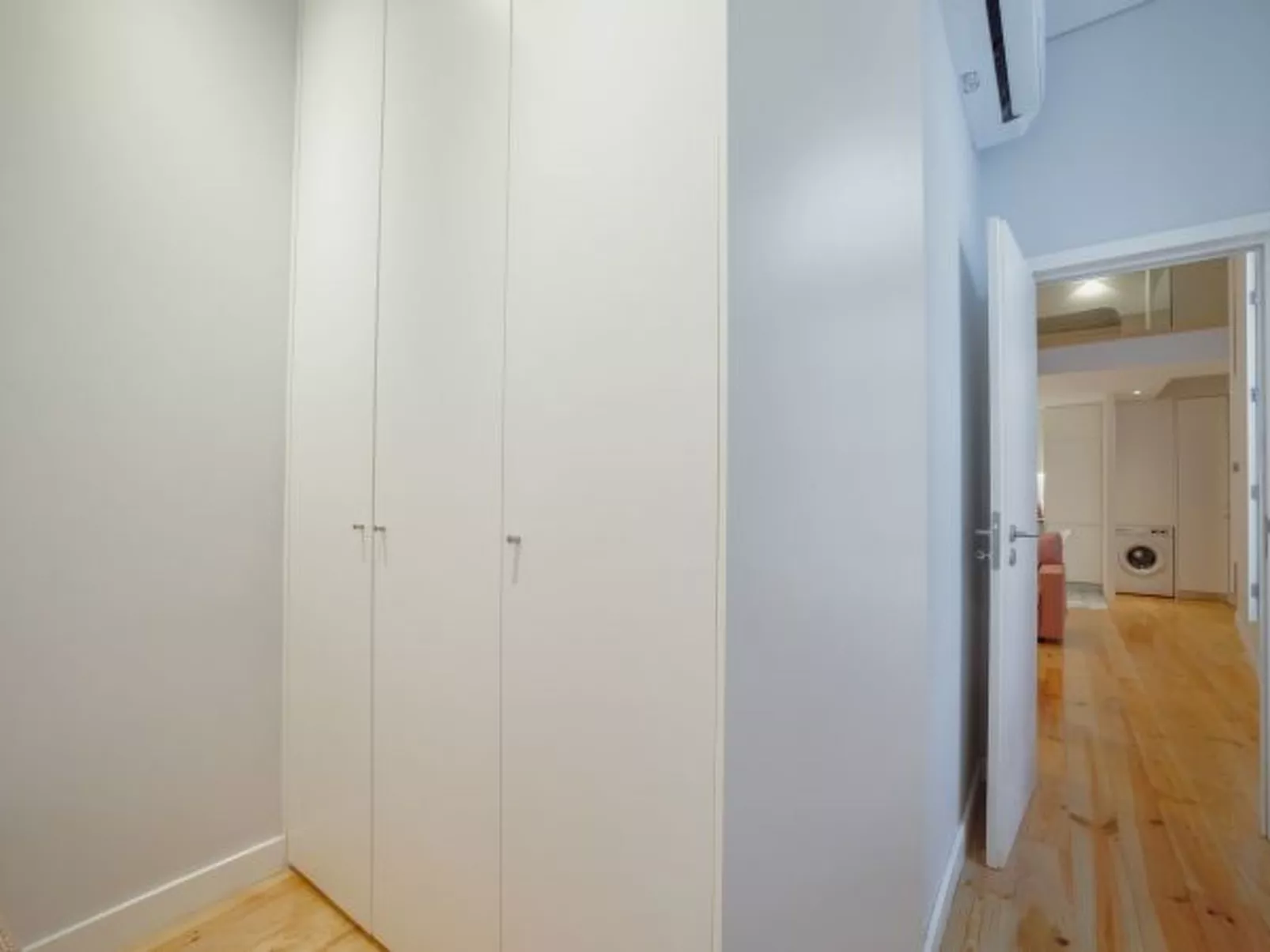 DOWNTOWN AMAZING DUPLEX by VACATIONY - Inside