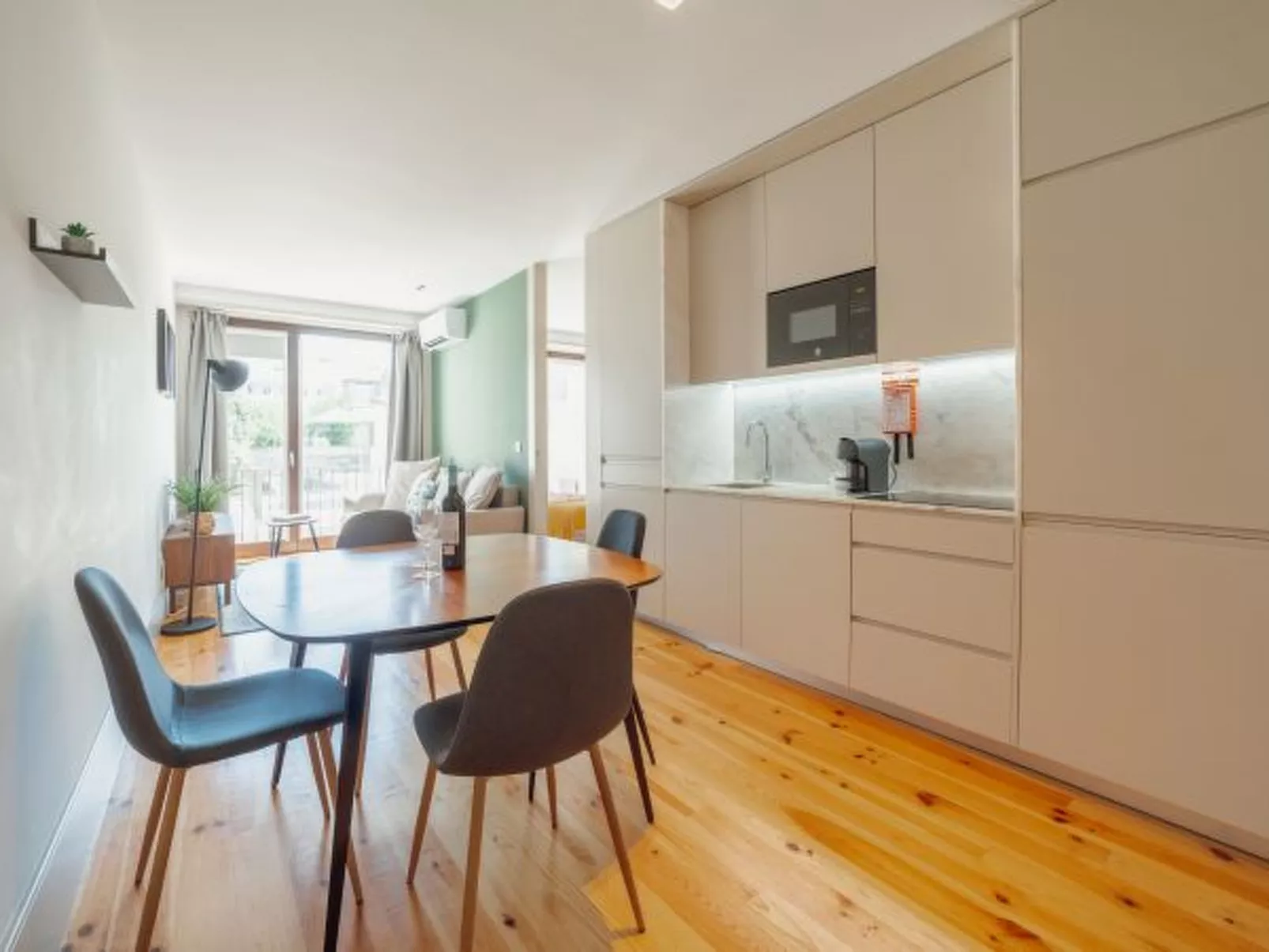 LEGACY OPORTO PREMIUM APARTMENT C by VACATIONY - Dedans