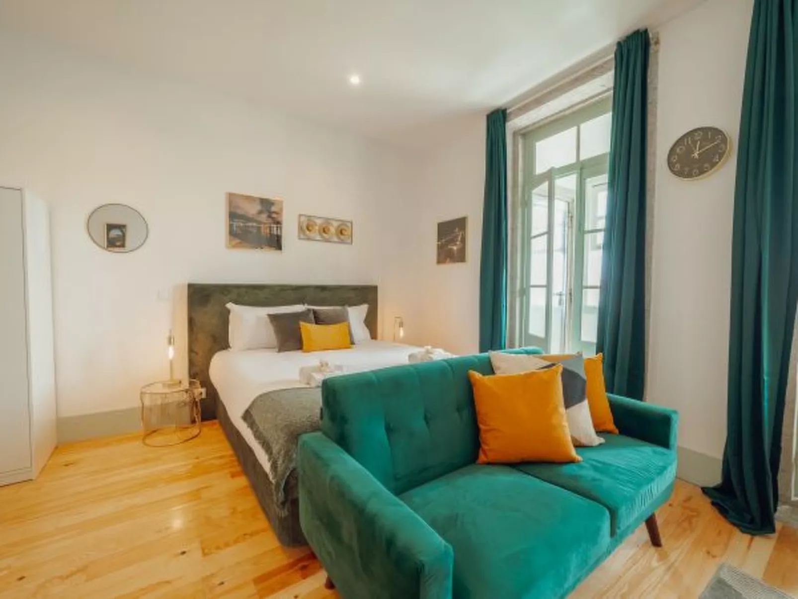 DOWNTOWN SUITE D by VACATIONY - Inside