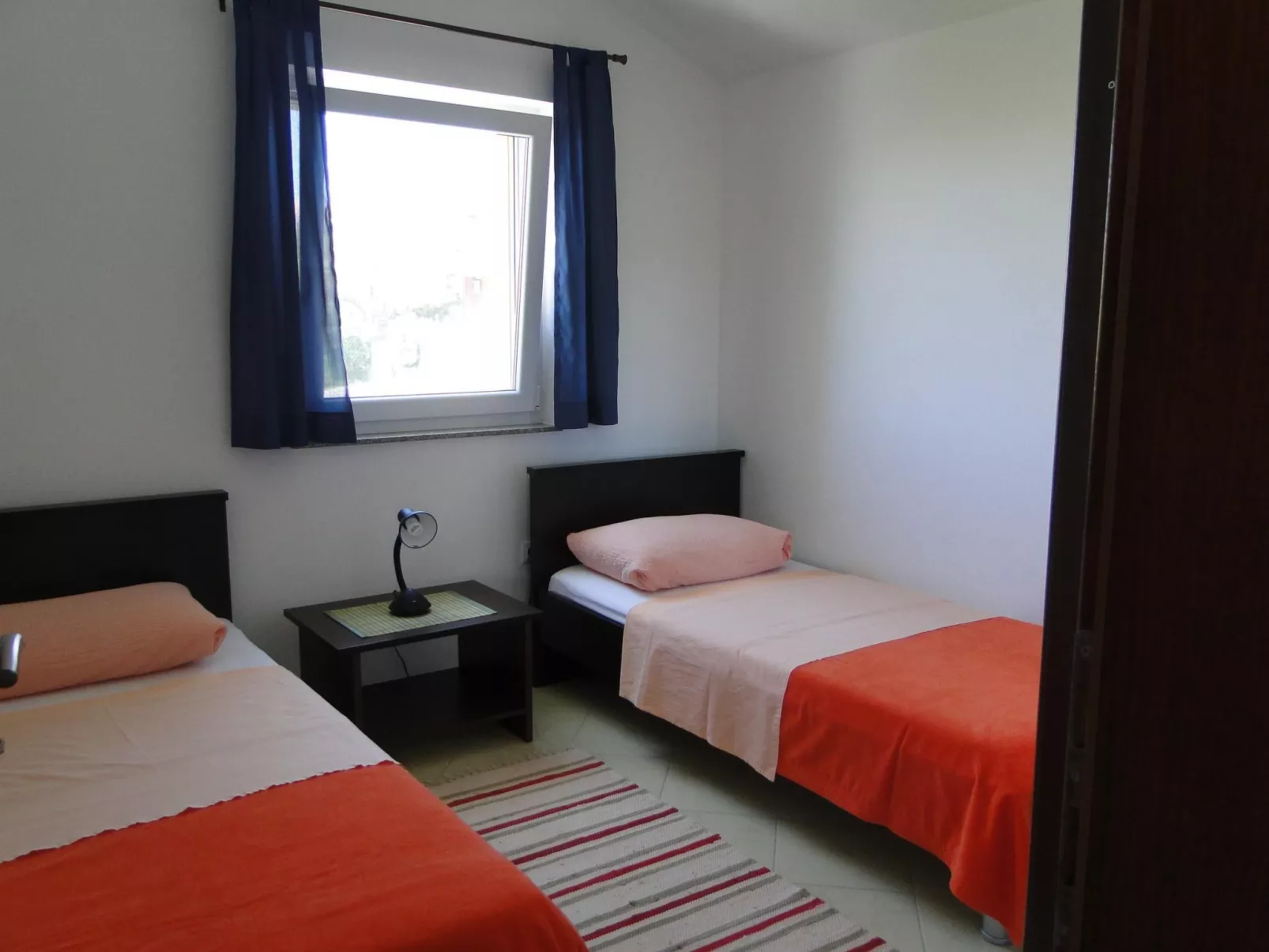 Wohnung "Niva 2" mit Blick auf das Wasser - Drinnen