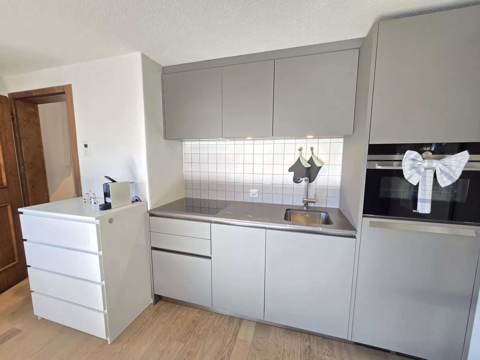 Tgiesa Alva - Inside