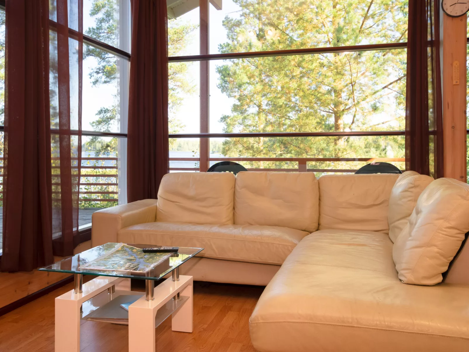 Tiirinniemi 27 a - Inside