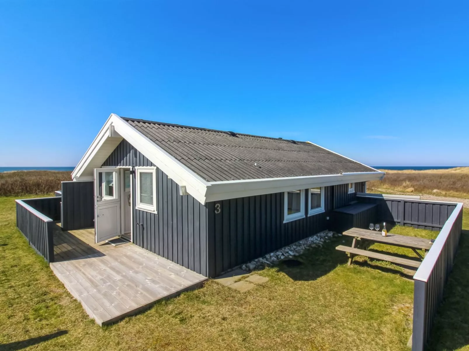 "Minka" - 58m from the sea - Outside