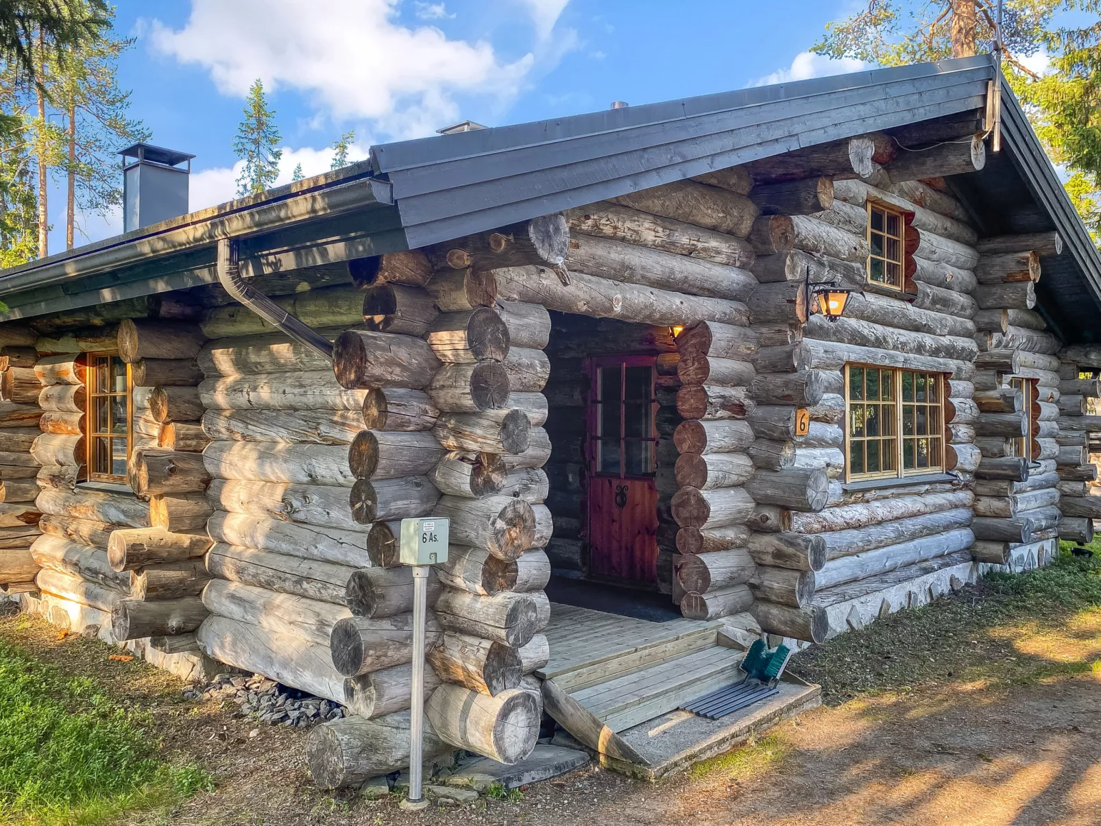 Kuusi-ruka 6 - Inside