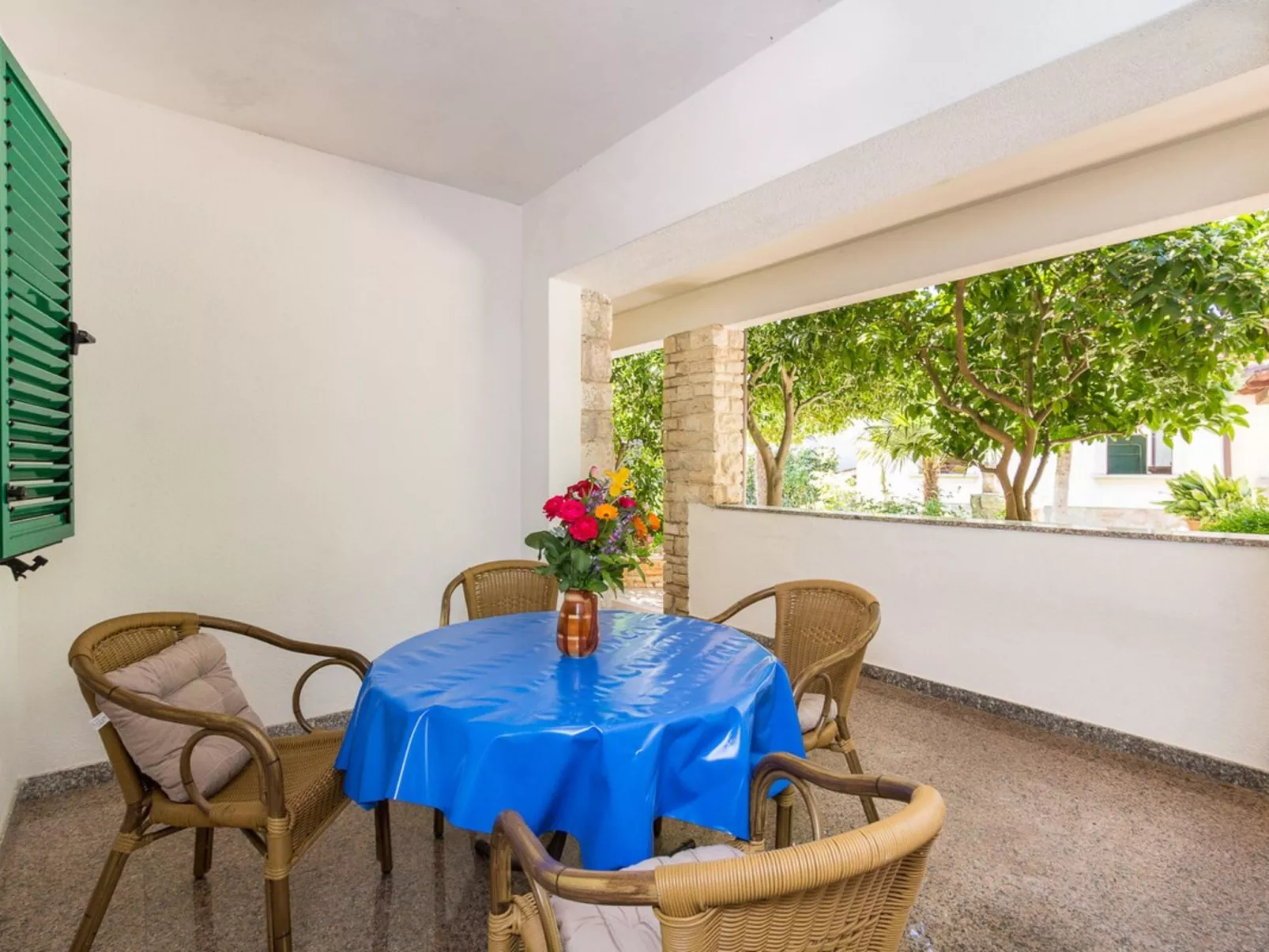 House Vjera - Drinnen