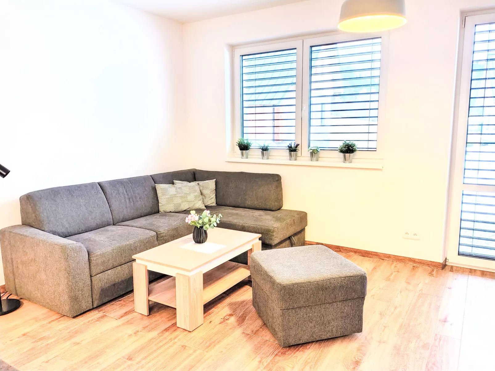 Ground Oasis with Terrace - Inside