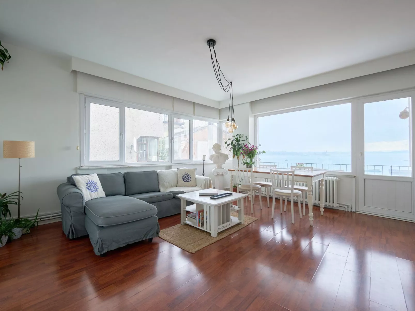 Wohnung mit Blick auf die Halbinsel von Istanbul - Drinnen