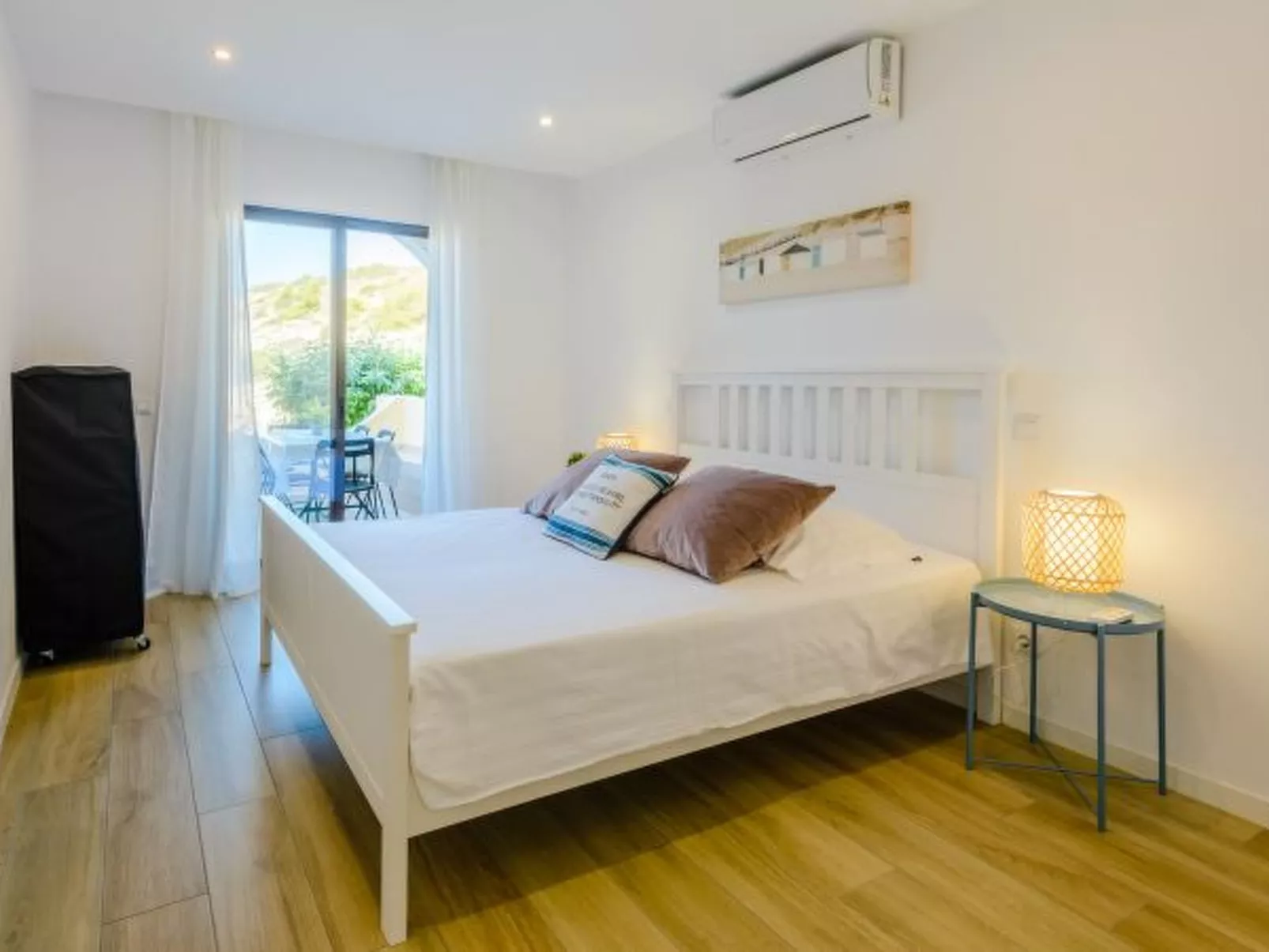 The Little Paradise with Sea Views - Inside