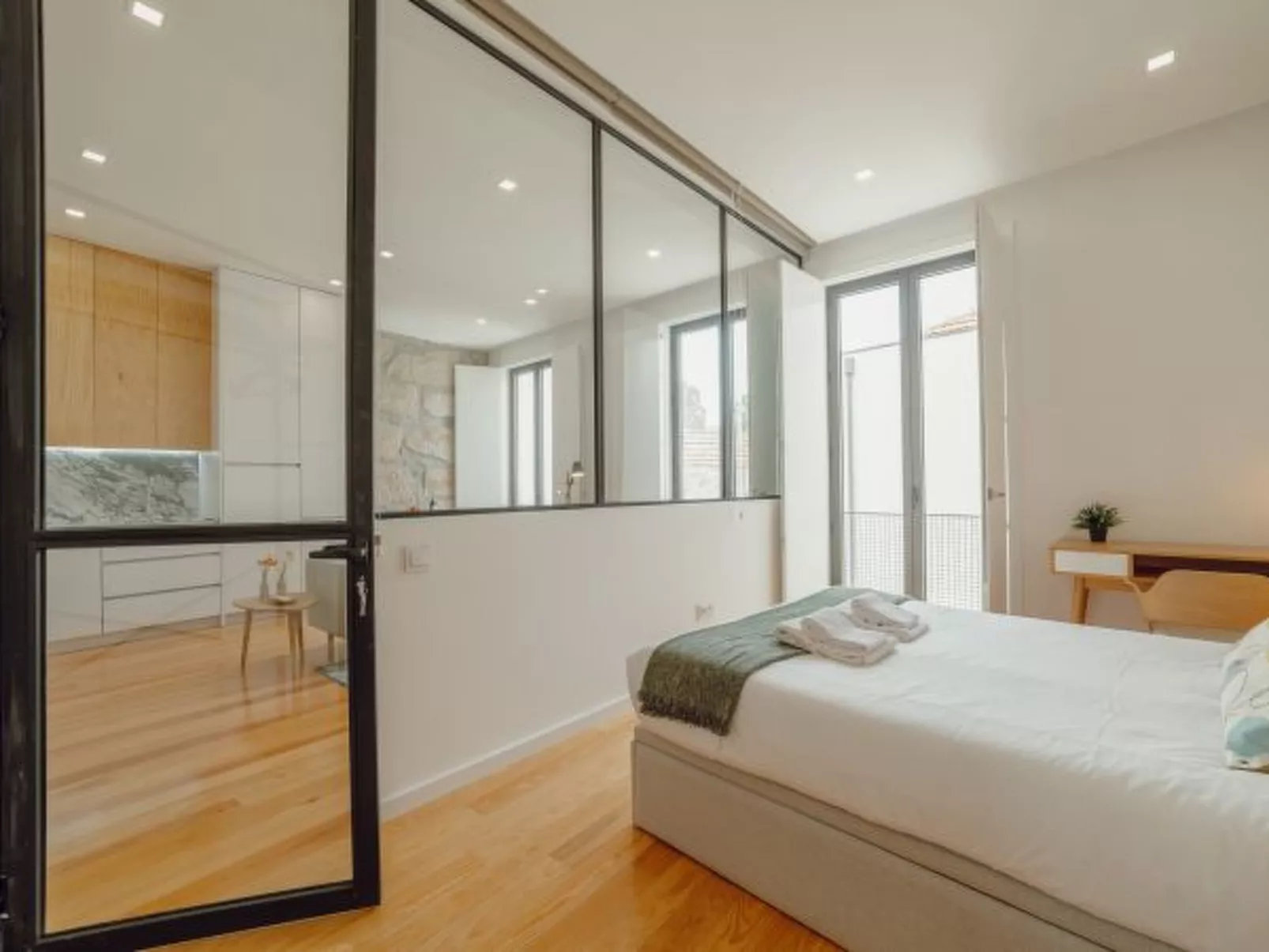 COURTYARD OPORTO DESIGN APARTMENT E - Inside