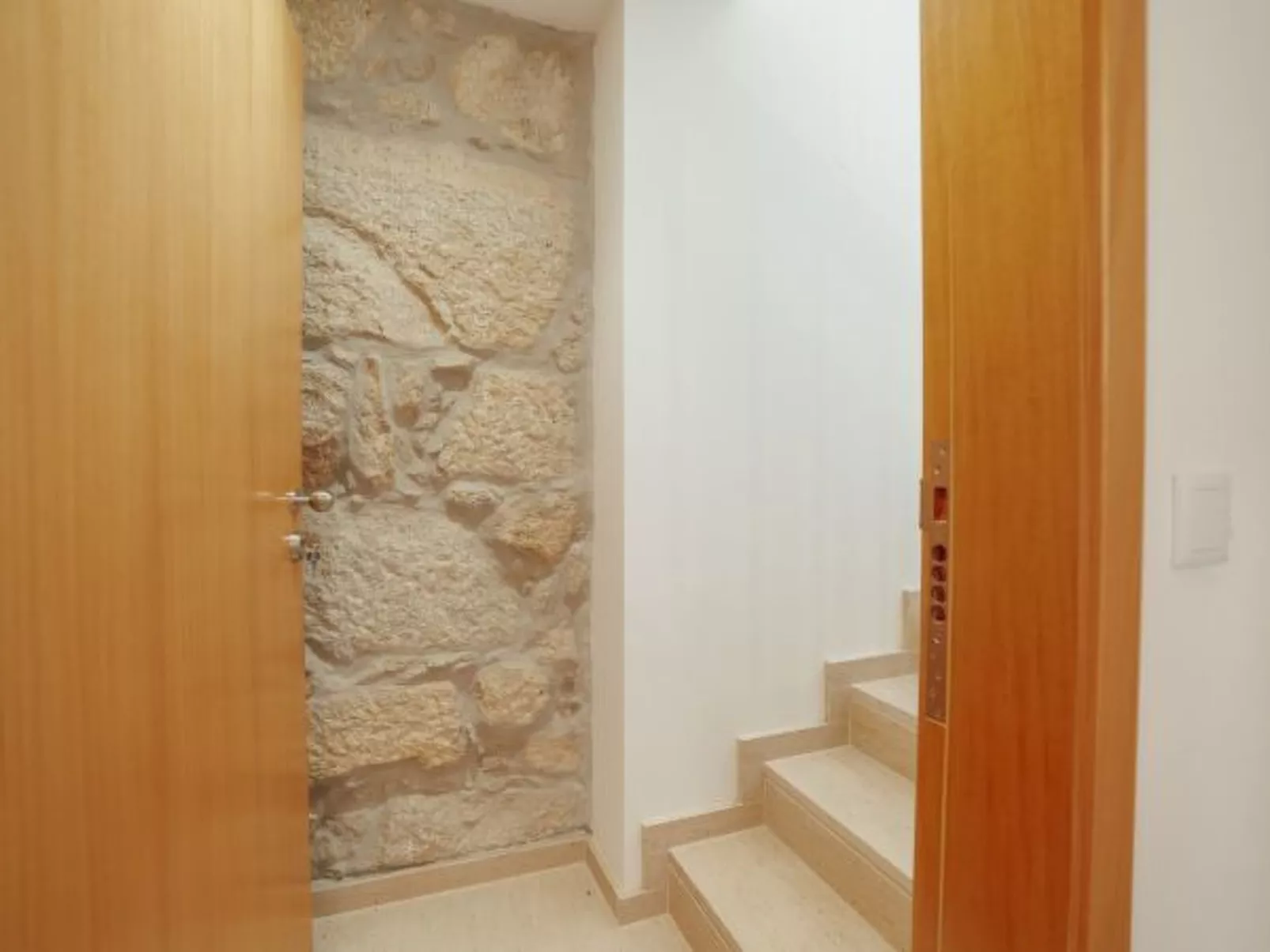 MODERN & STYLISH APARTMENT III by VACATIONY - Inside