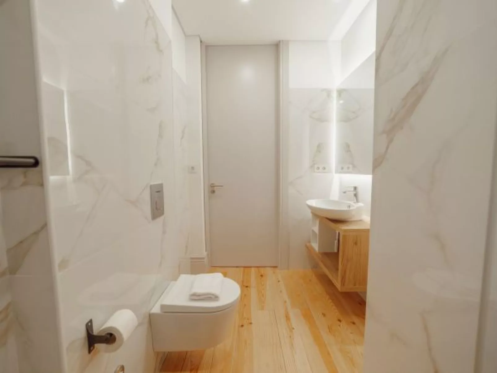 HEART OF PORTO APARTMENT F DUPLEX by VACATIONY - Inside