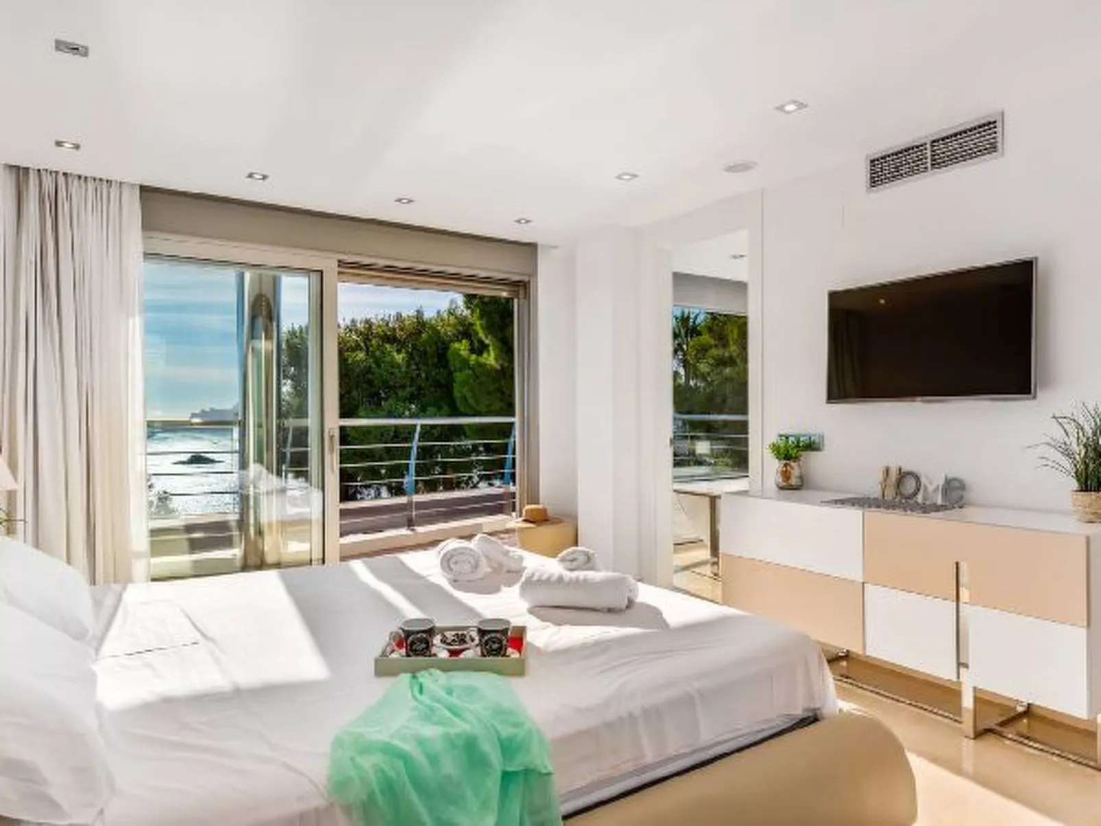 Villa Campomanes - PlusHolidays - Image-tags.info