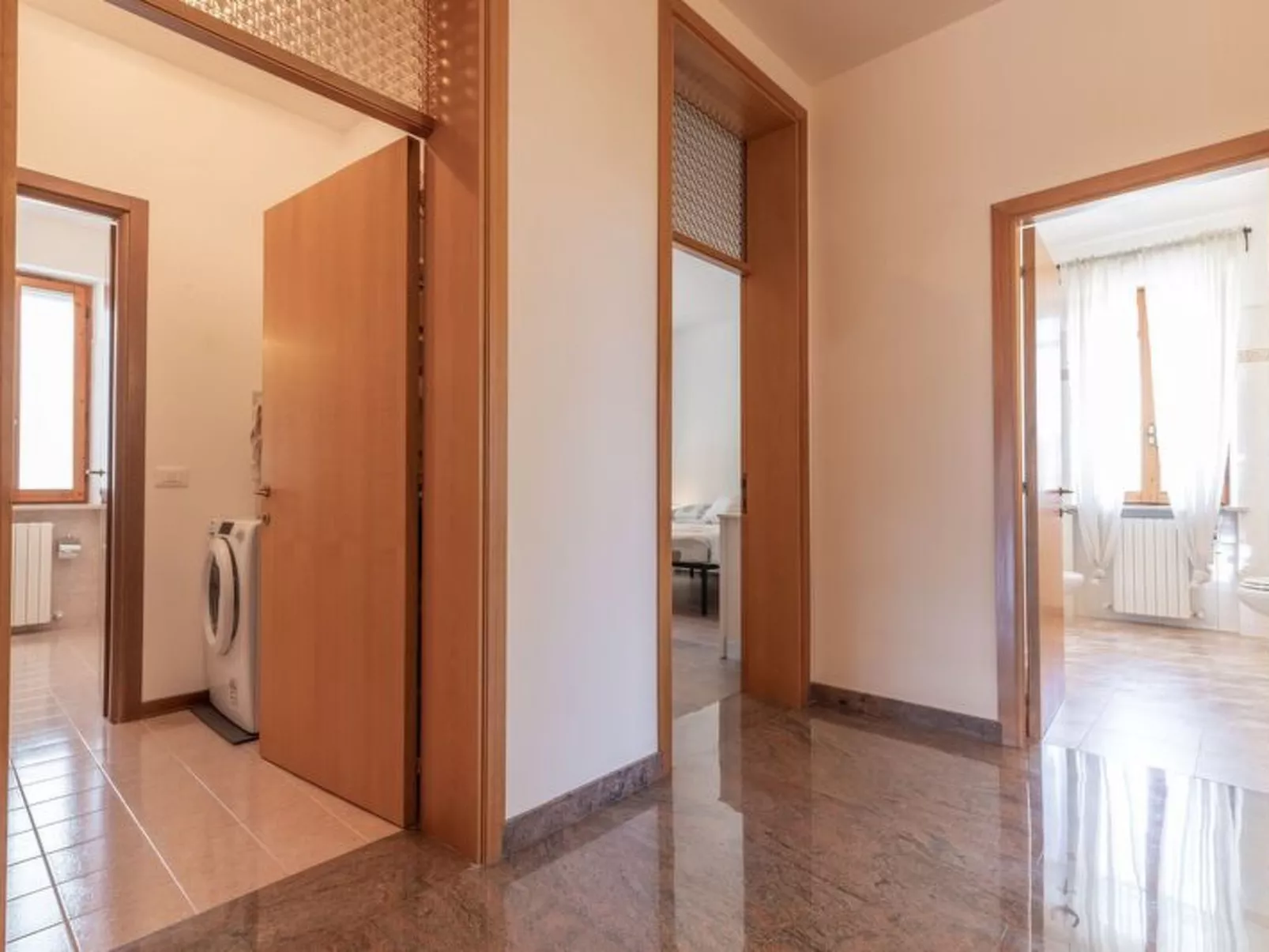 Sunrise Hill Holiday Home - Inside