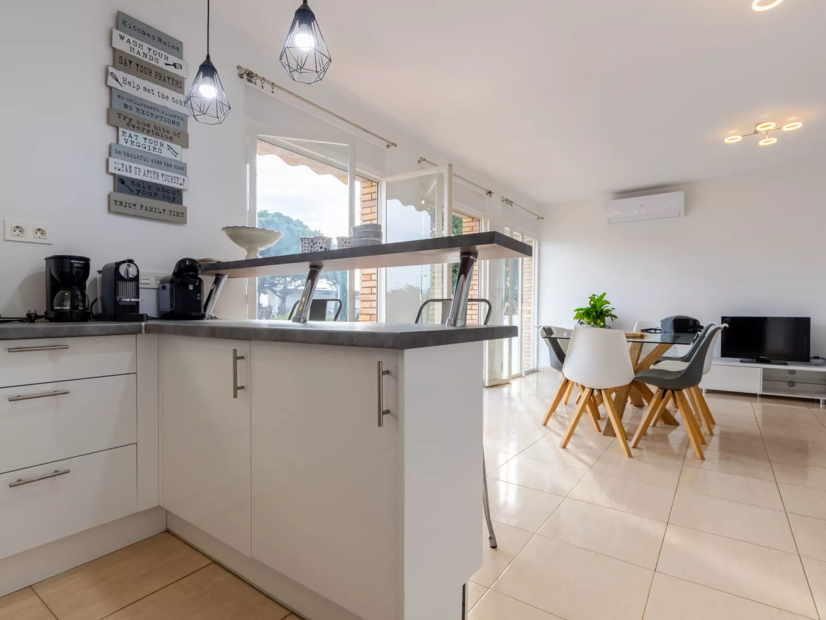 Higini Angles - Inside